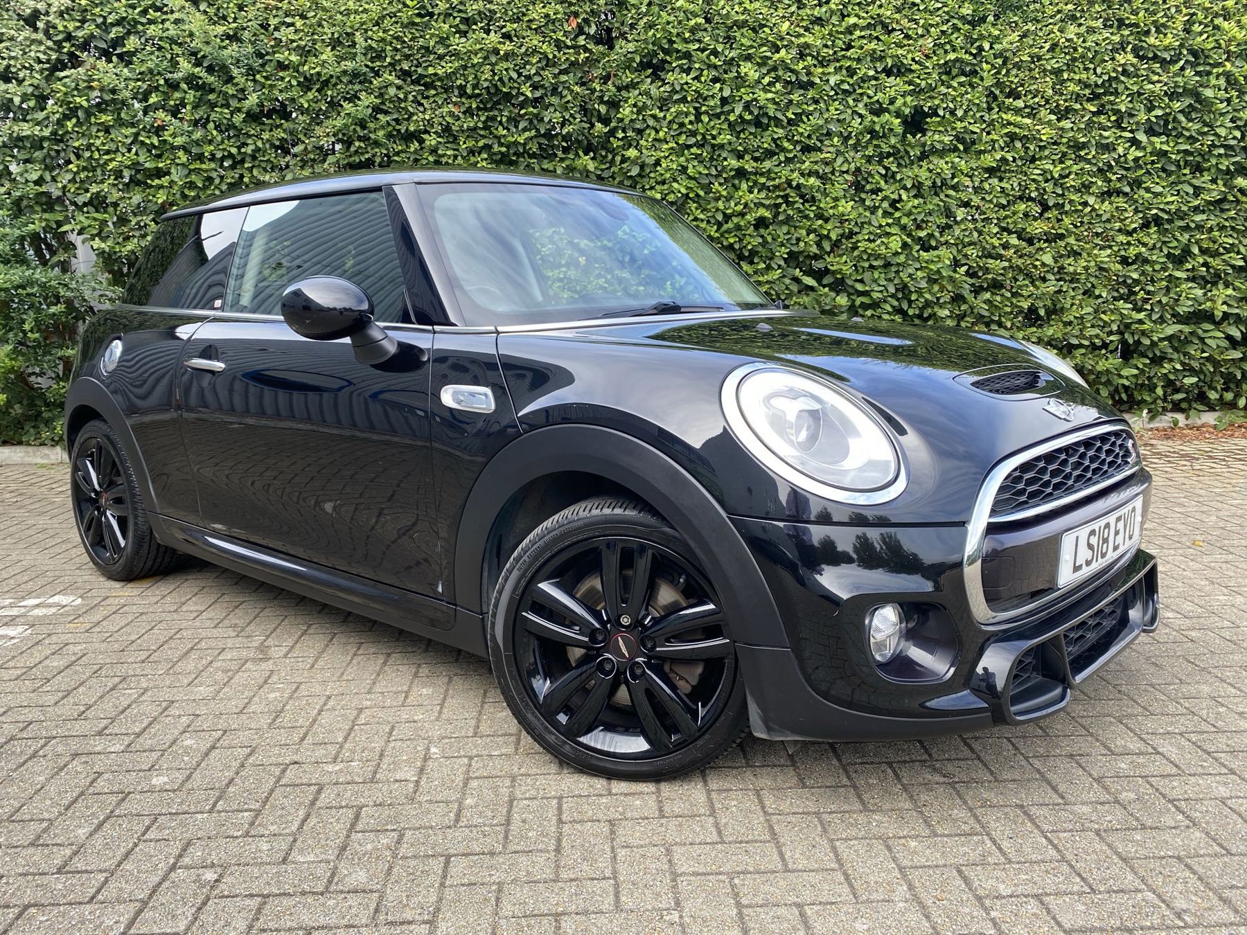 Main listing image - MINI Hatchback