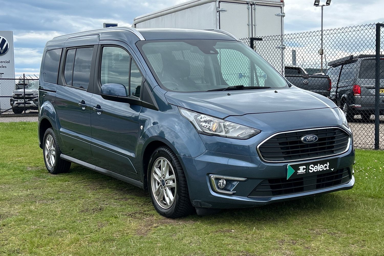 Main listing image - Ford Grand Tourneo Connect