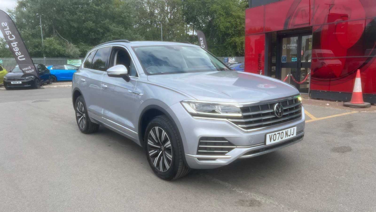 Main listing image - Volkswagen Touareg