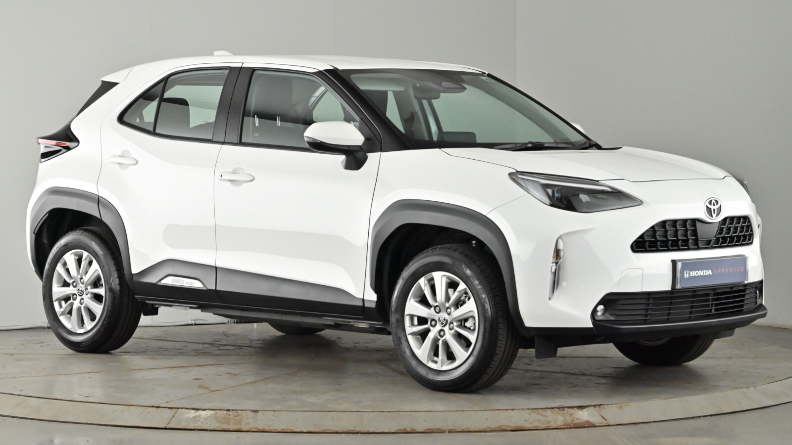 Main listing image - Toyota Yaris Cross