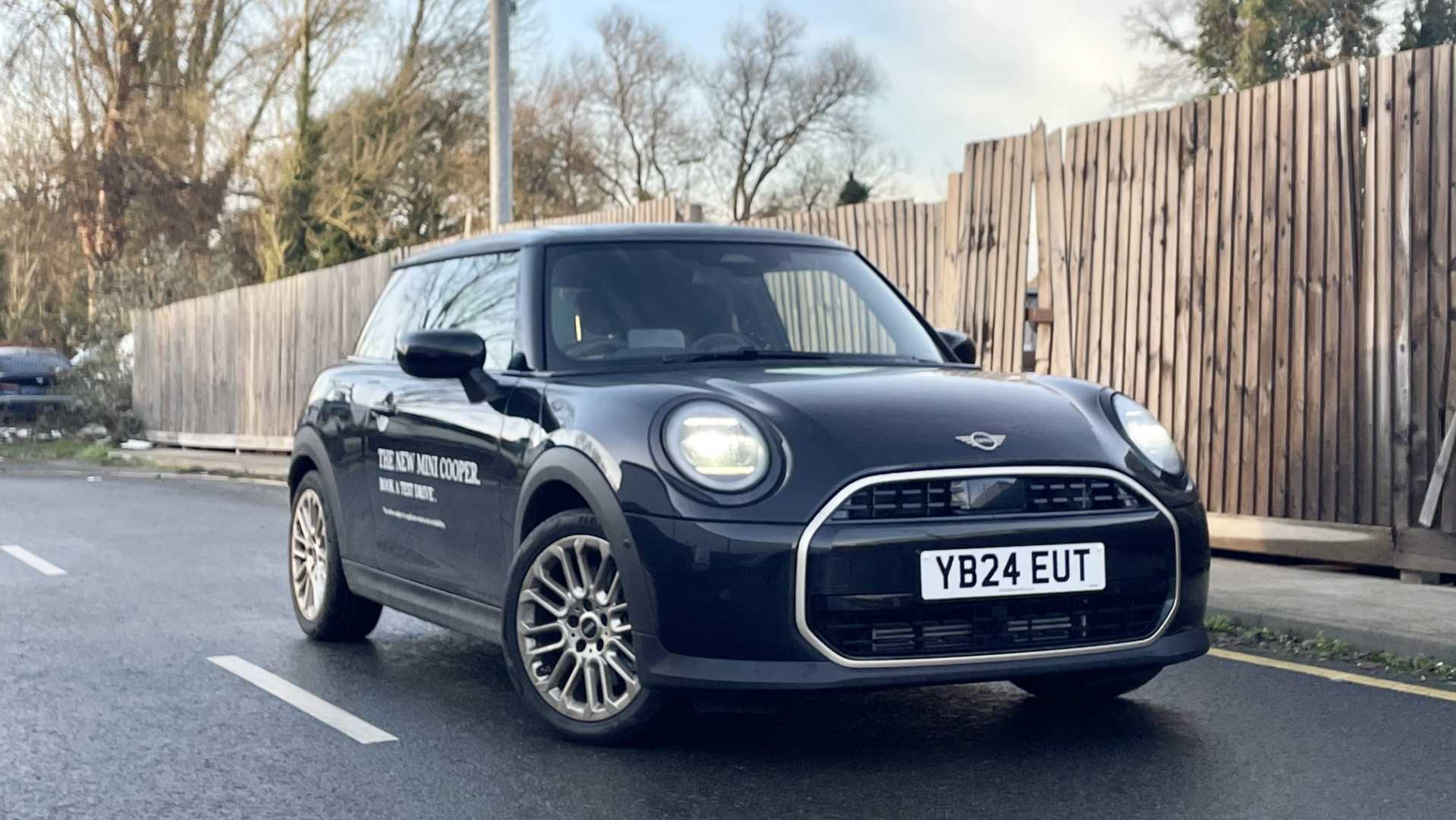 Main listing image - MINI Hatchback