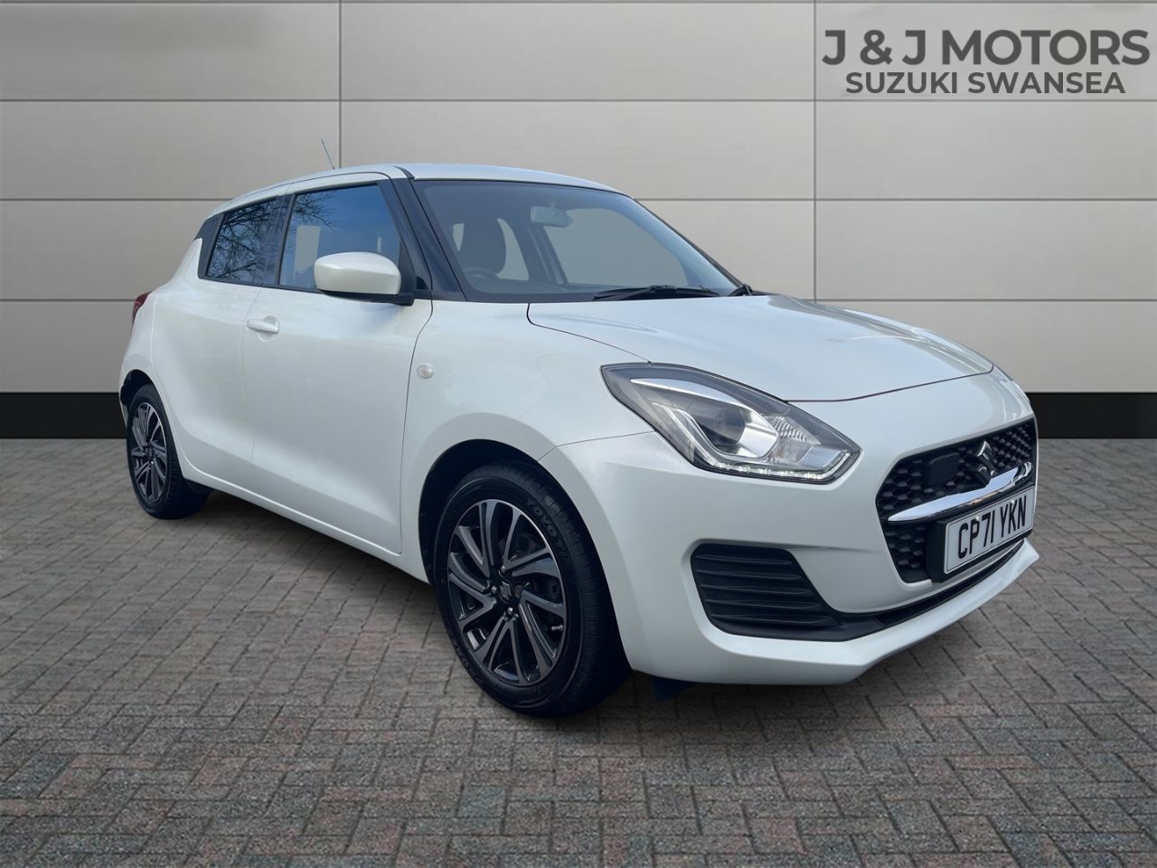 Main listing image - Suzuki Swift