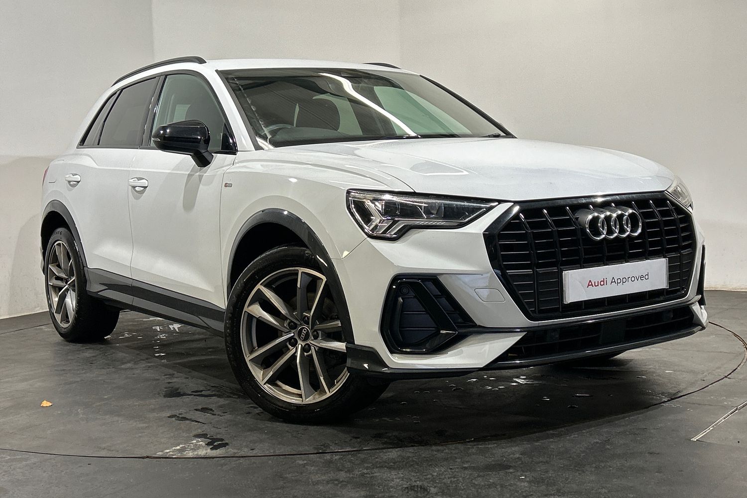 Main listing image - Audi Q3