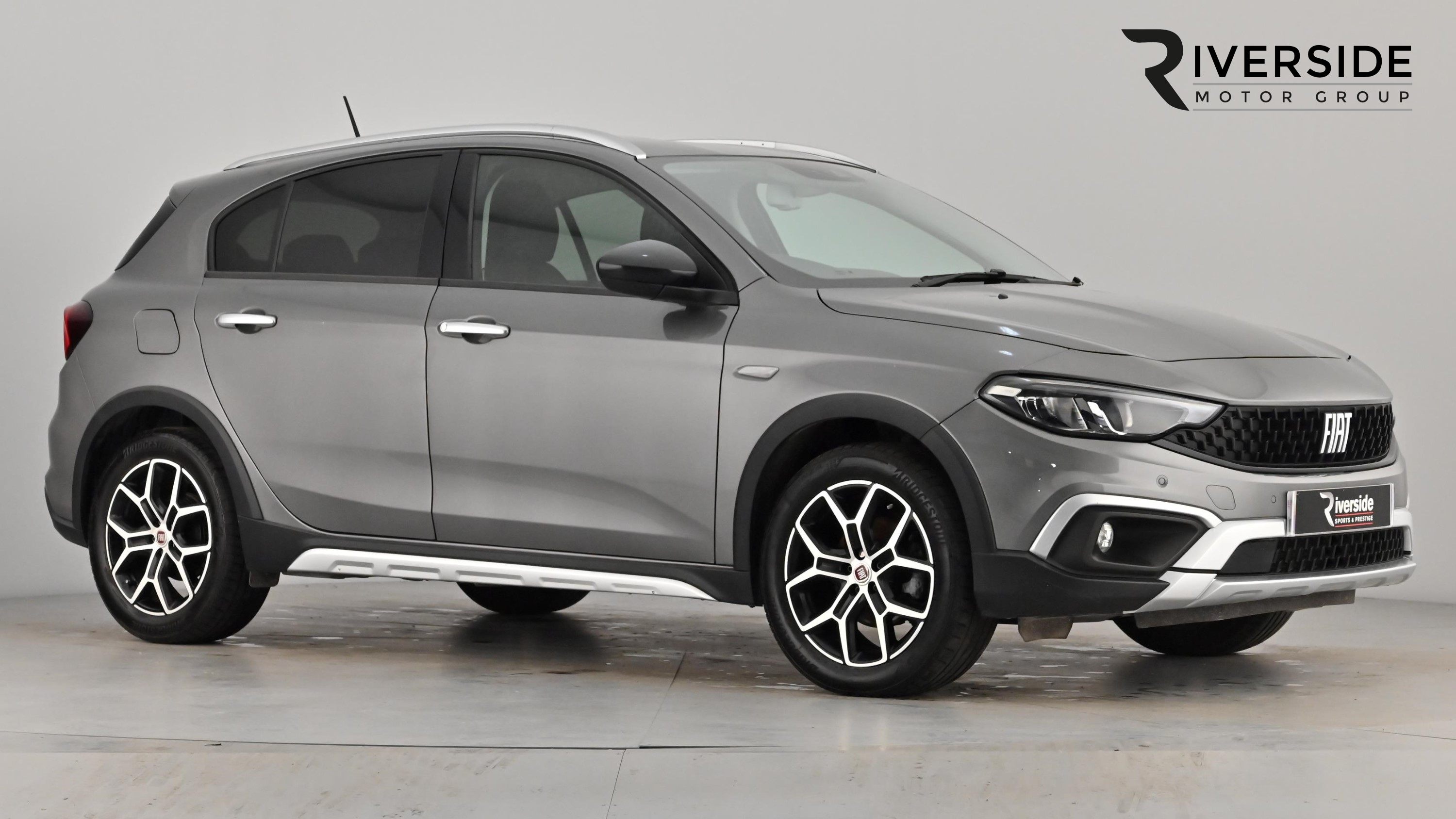 Main listing image - Fiat Tipo Cross