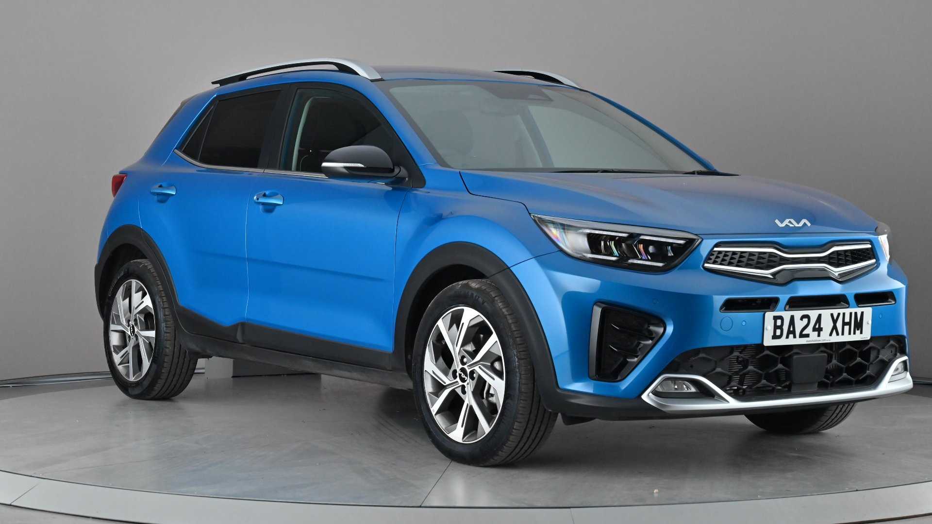 Main listing image - Kia Stonic