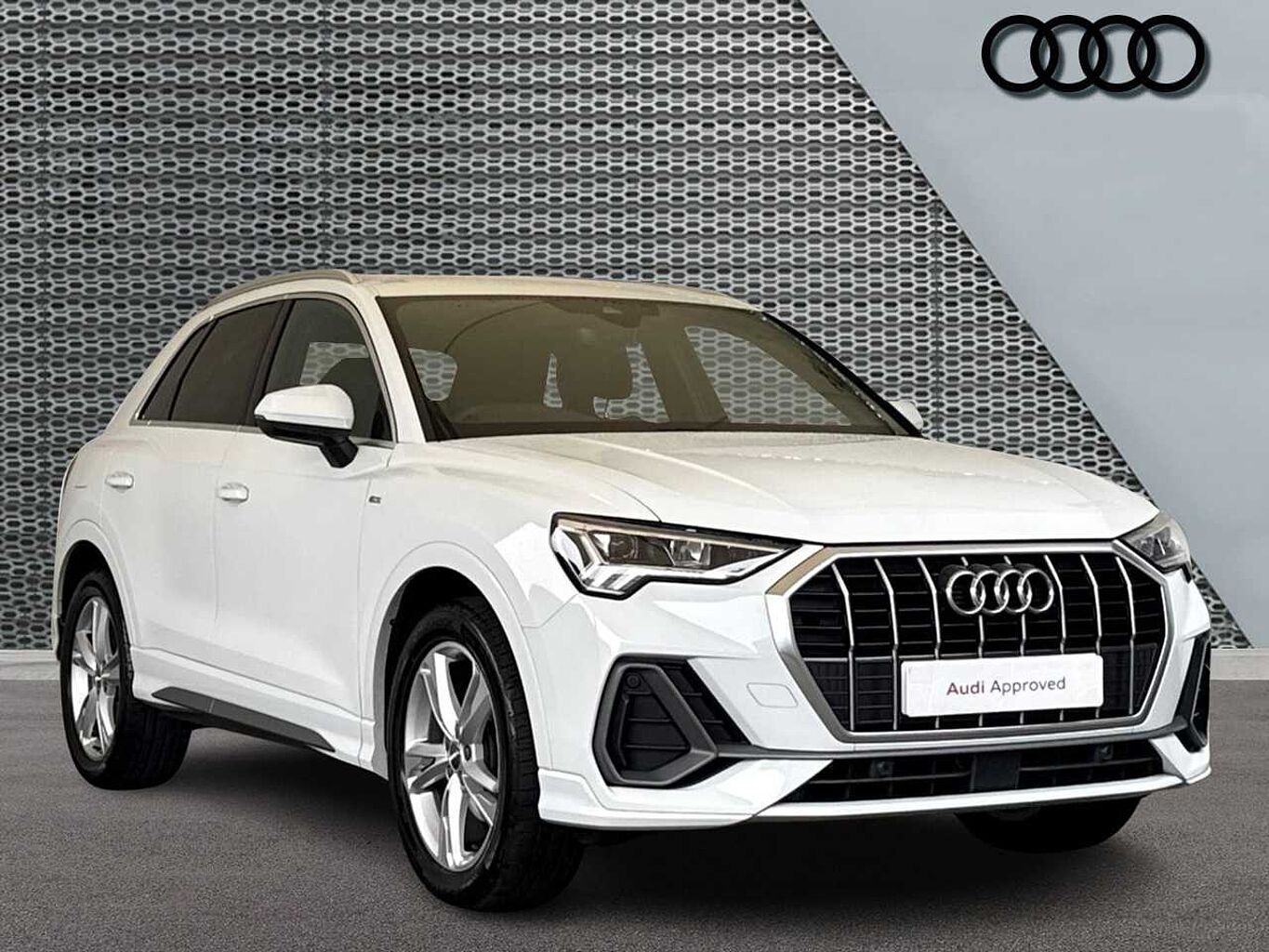 Main listing image - Audi Q3