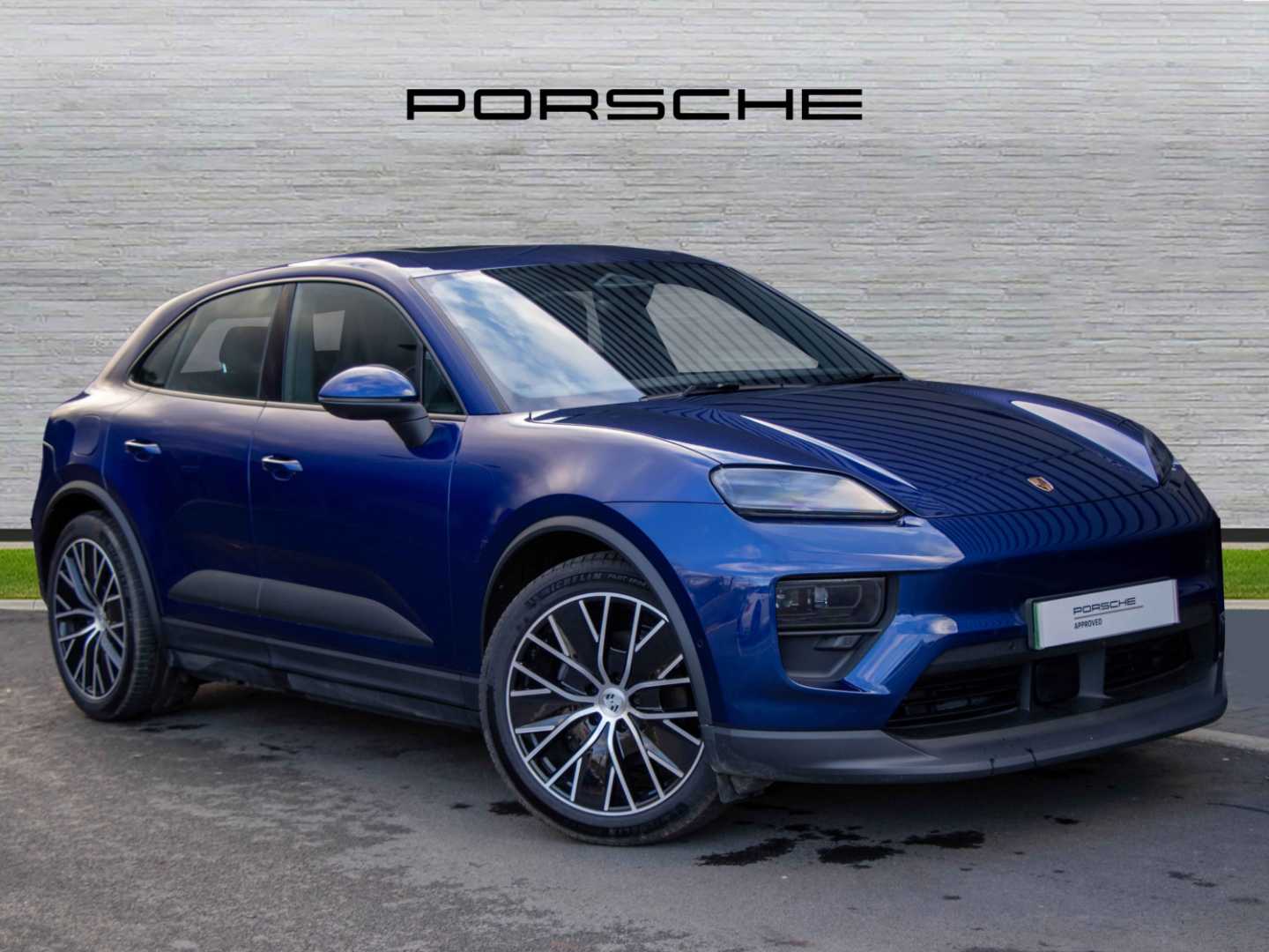 Main listing image - Porsche Macan