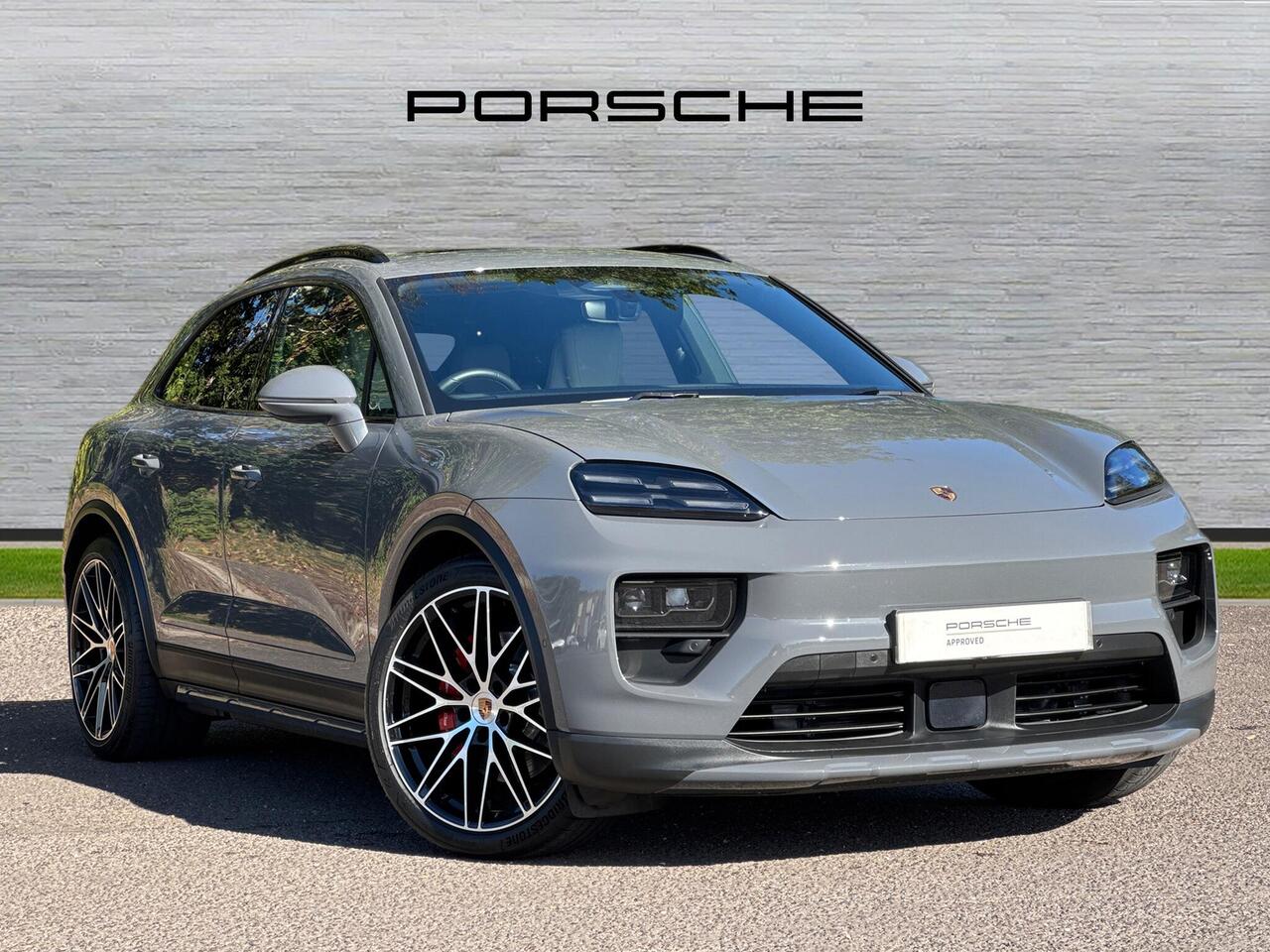 Main listing image - Porsche Macan