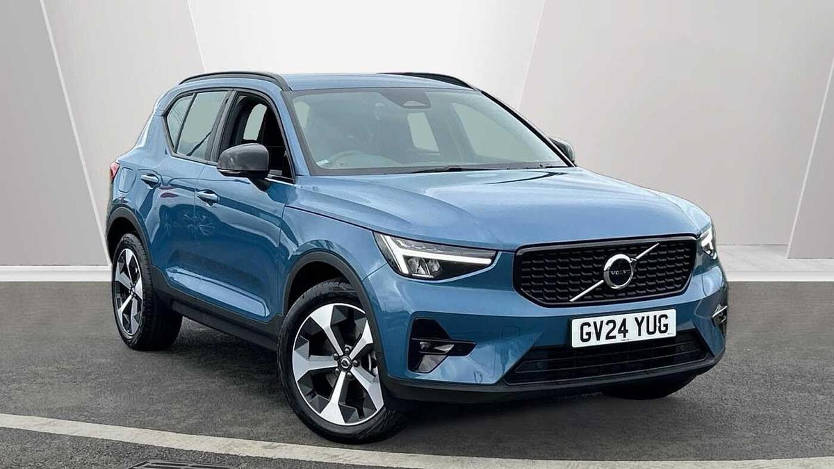 Main listing image - Volvo XC40