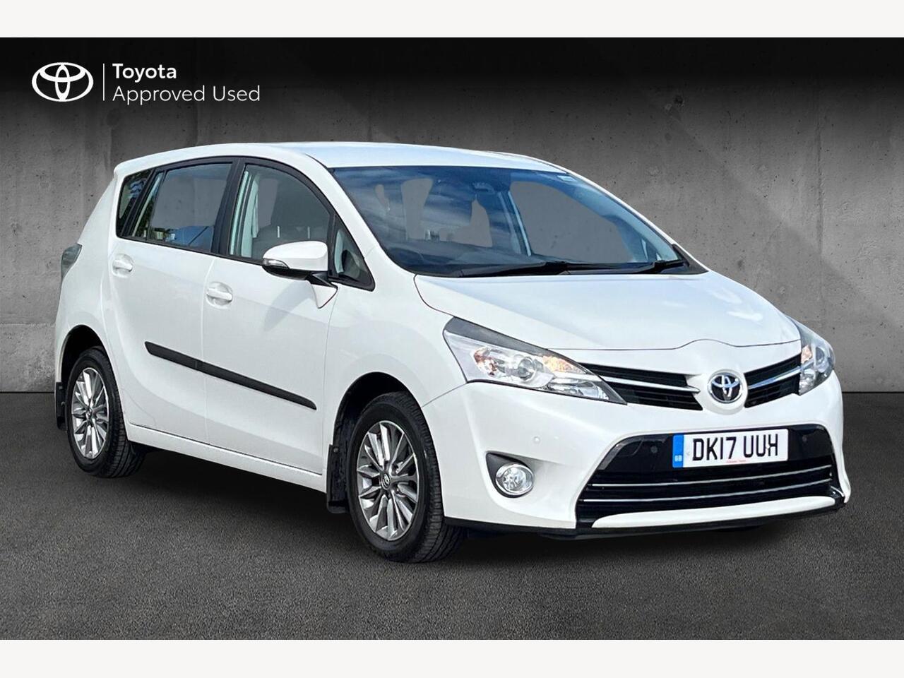 Main listing image - Toyota Verso