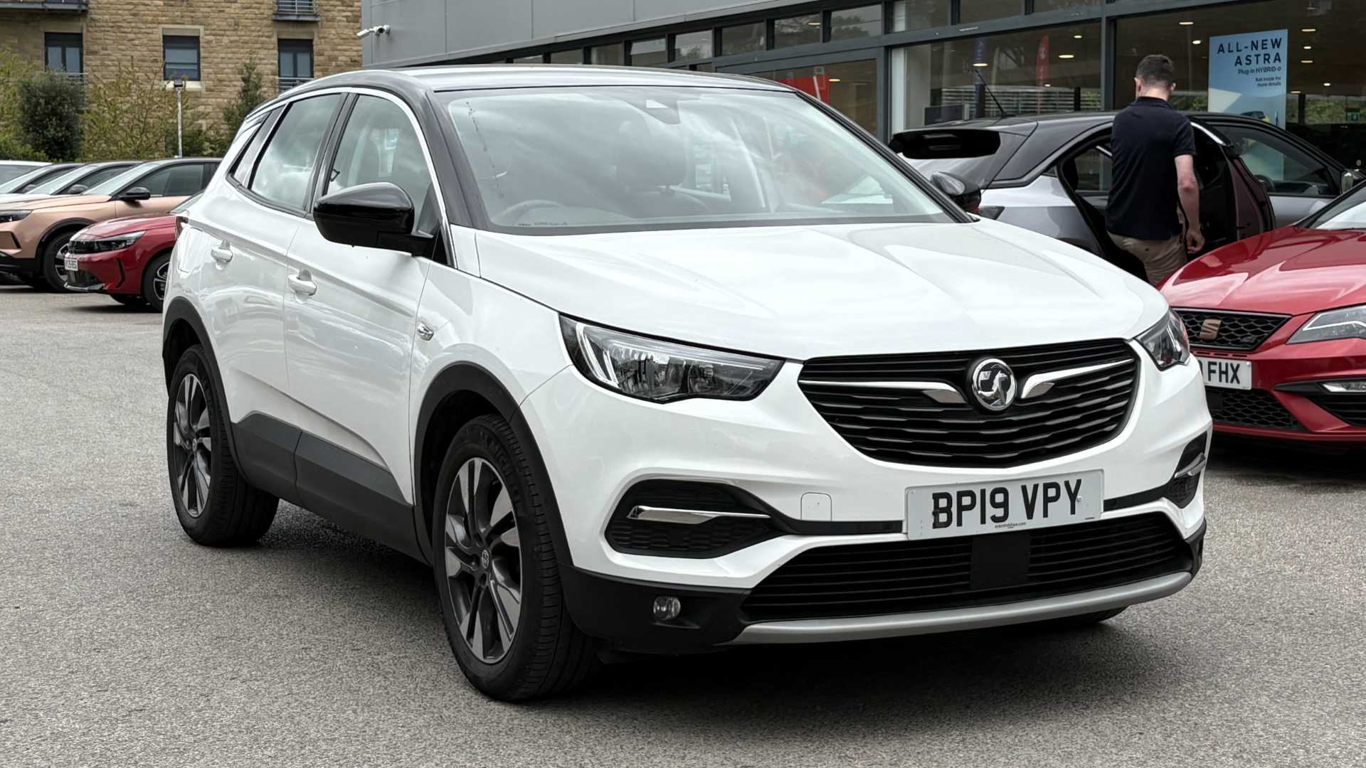 Main listing image - Vauxhall Grandland X