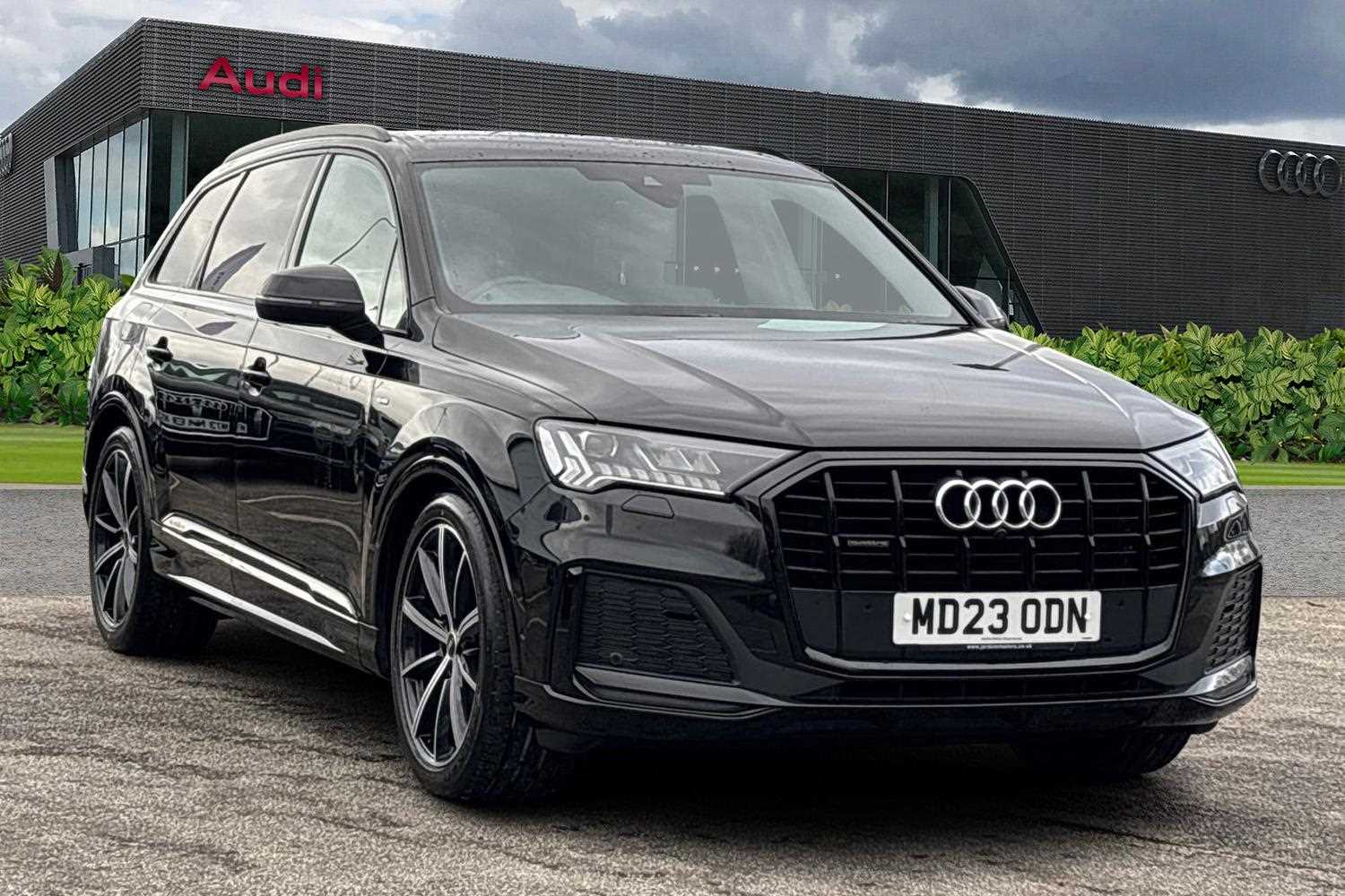 Main listing image - Audi Q7