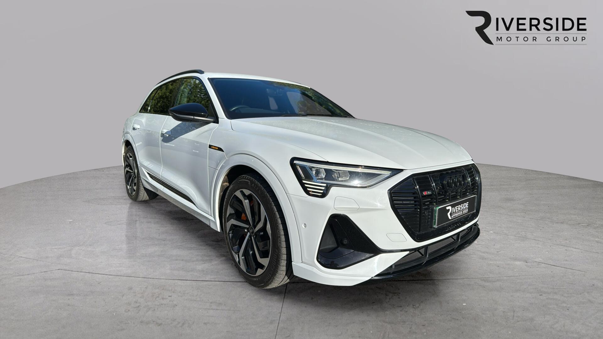 Main listing image - Audi e-tron