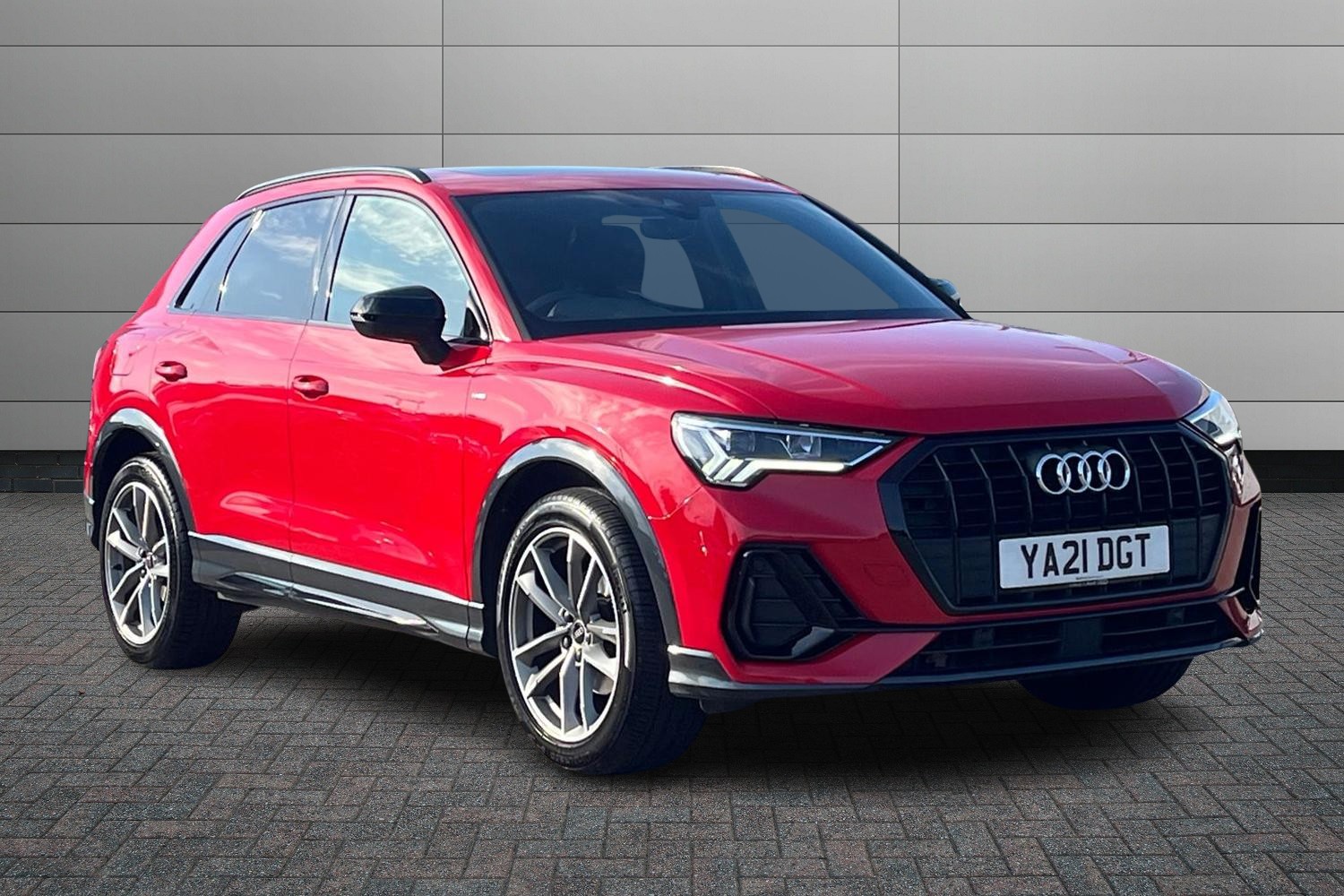 Main listing image - Audi Q3