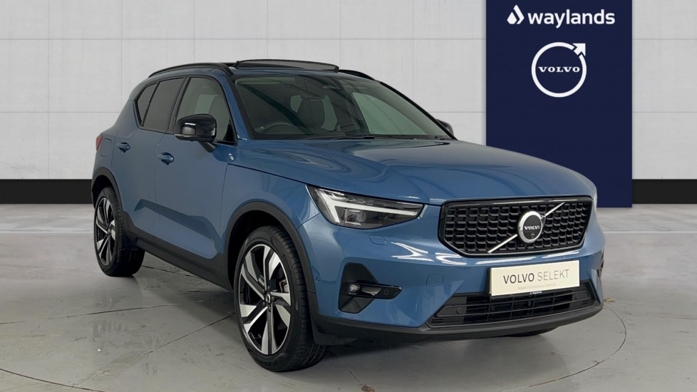 Main listing image - Volvo XC40