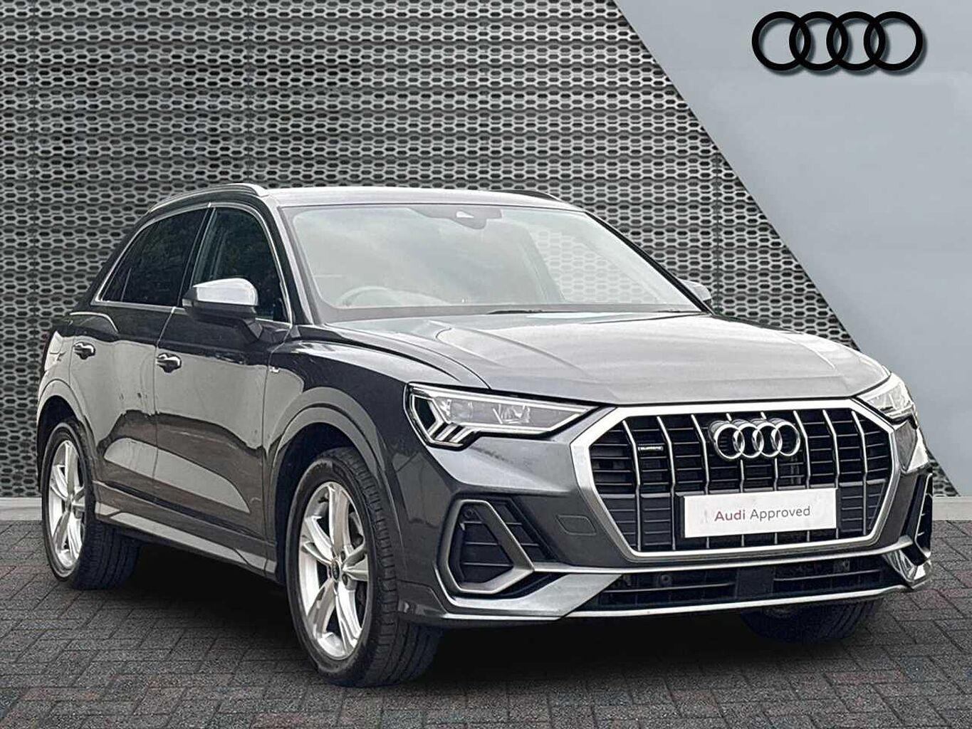 Main listing image - Audi Q3
