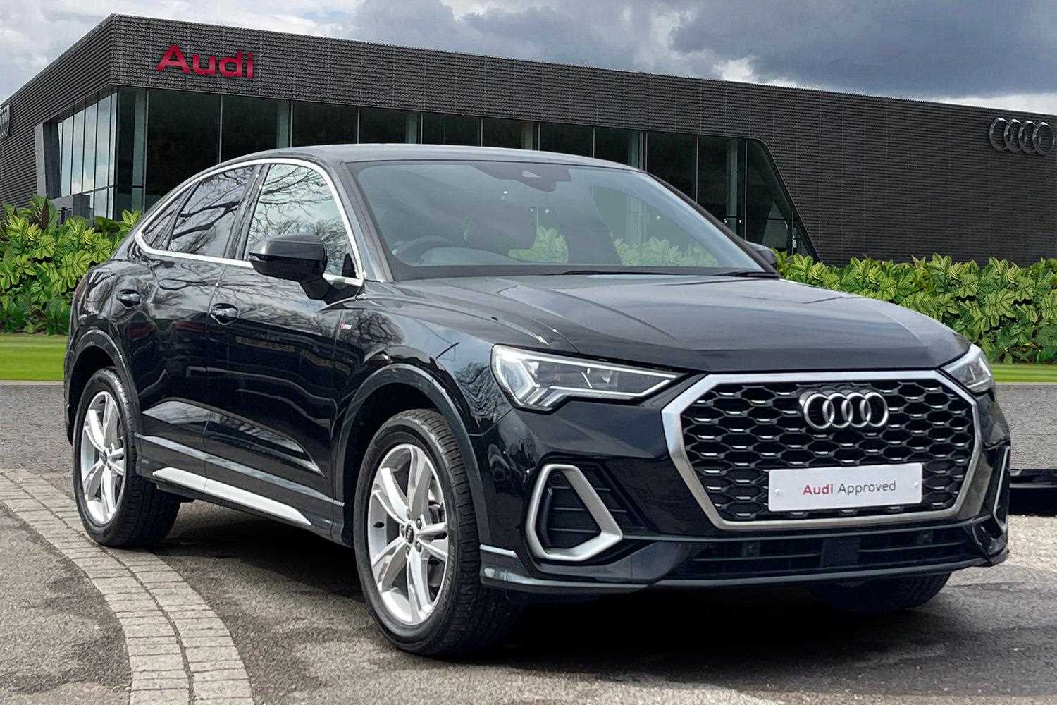 Main listing image - Audi Q3