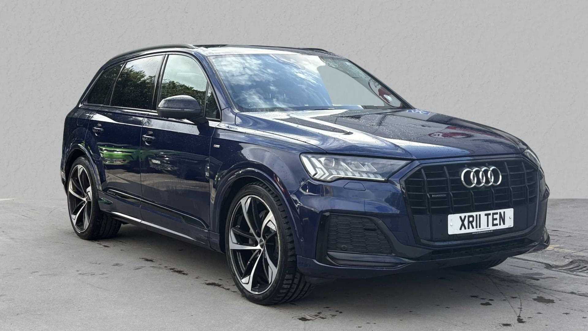 Main listing image - Audi Q7