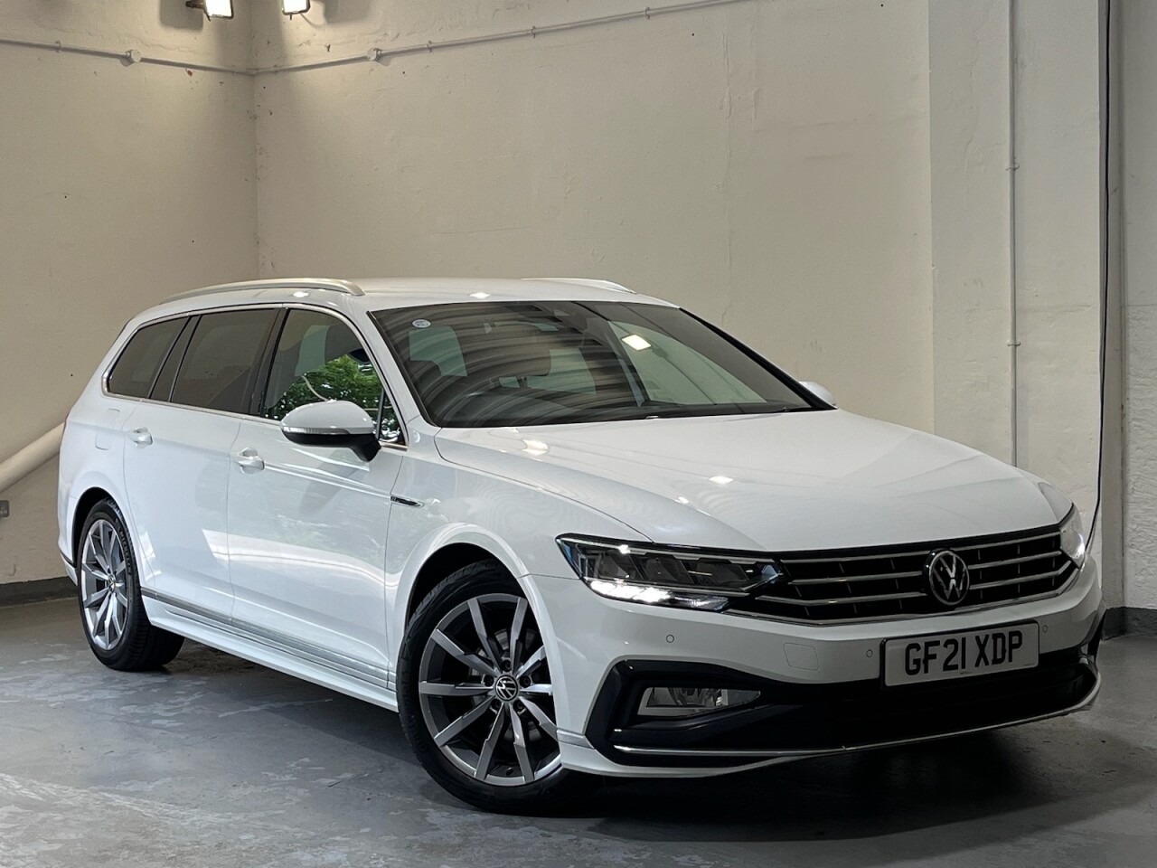 Main listing image - Volkswagen Passat Estate