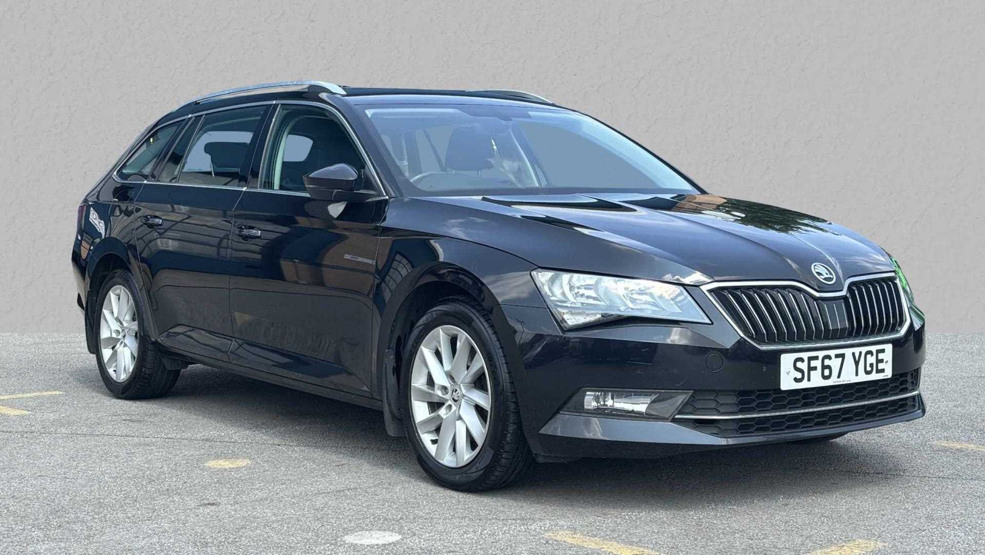 Main listing image - Skoda Superb Estate