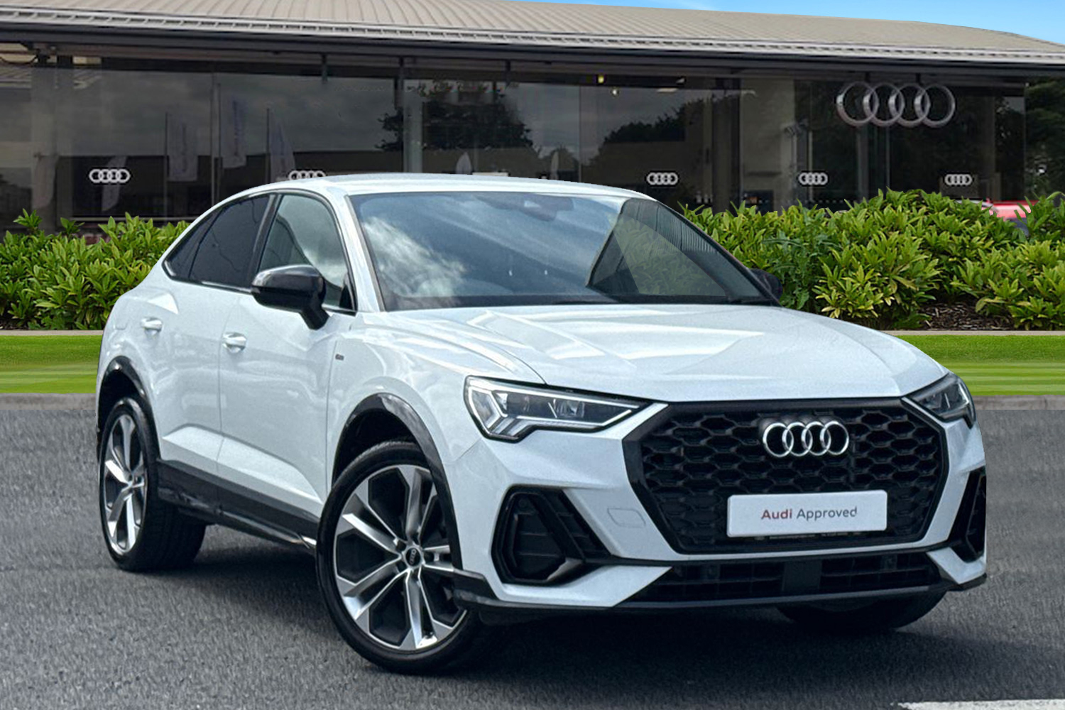 Main listing image - Audi Q3