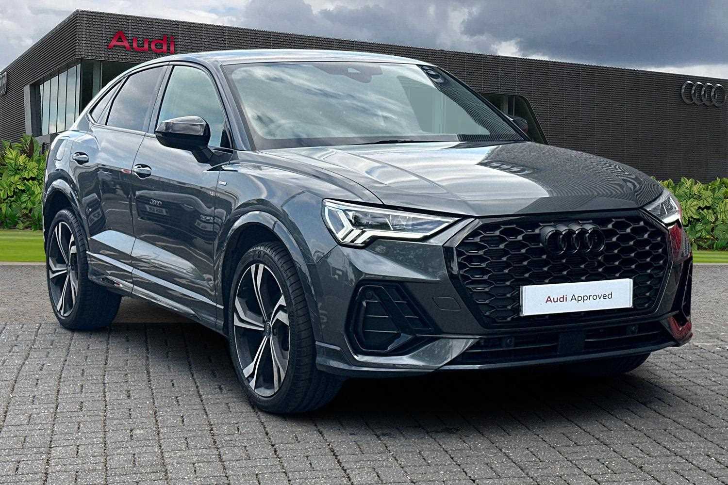 Main listing image - Audi Q3