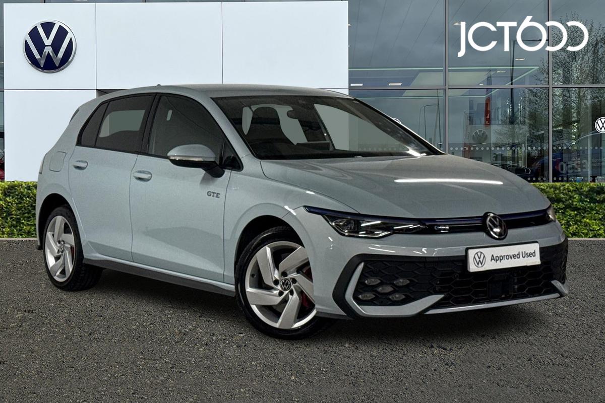 Main listing image - Volkswagen Golf GTE