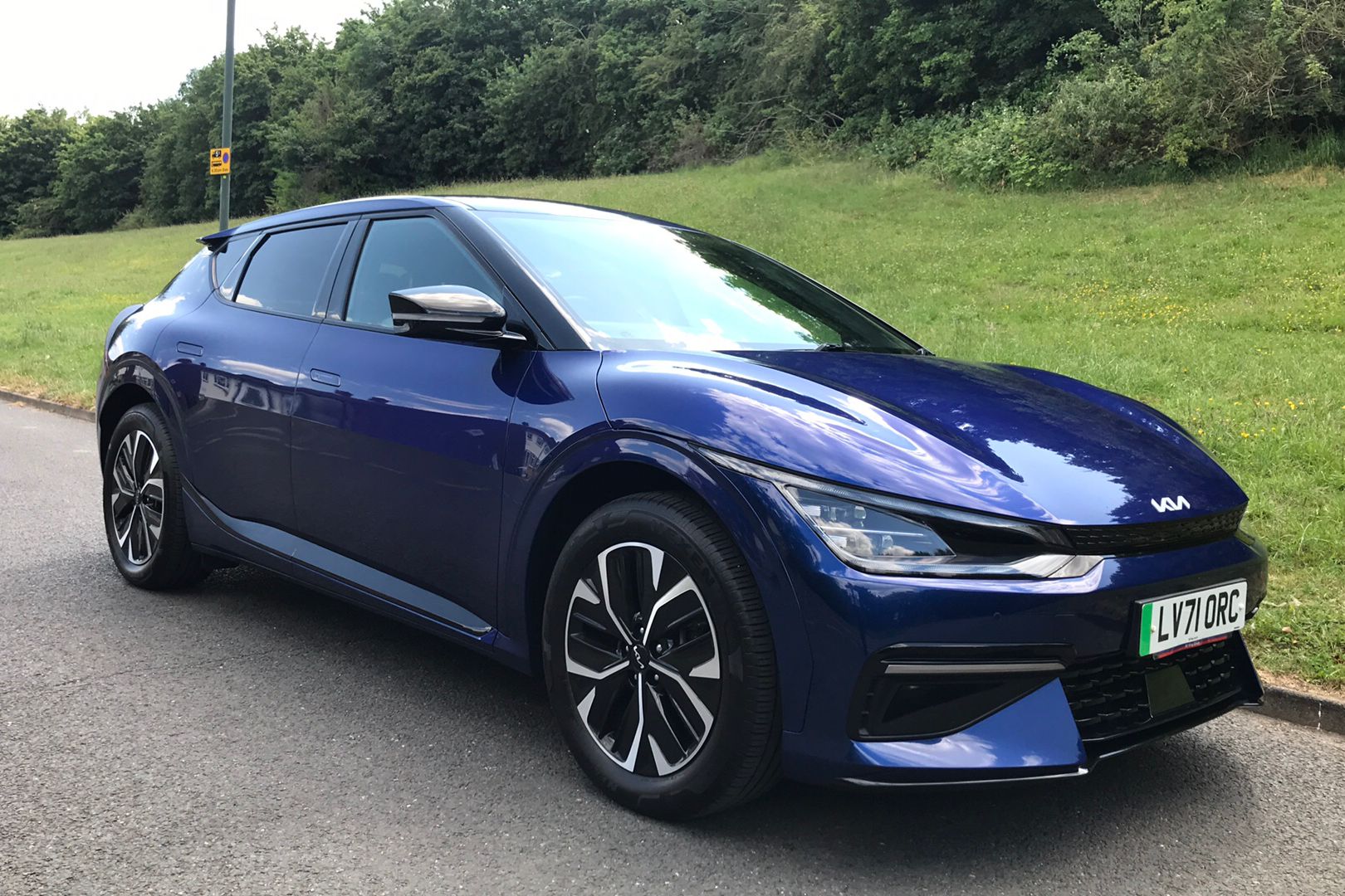 Main listing image - Kia EV6