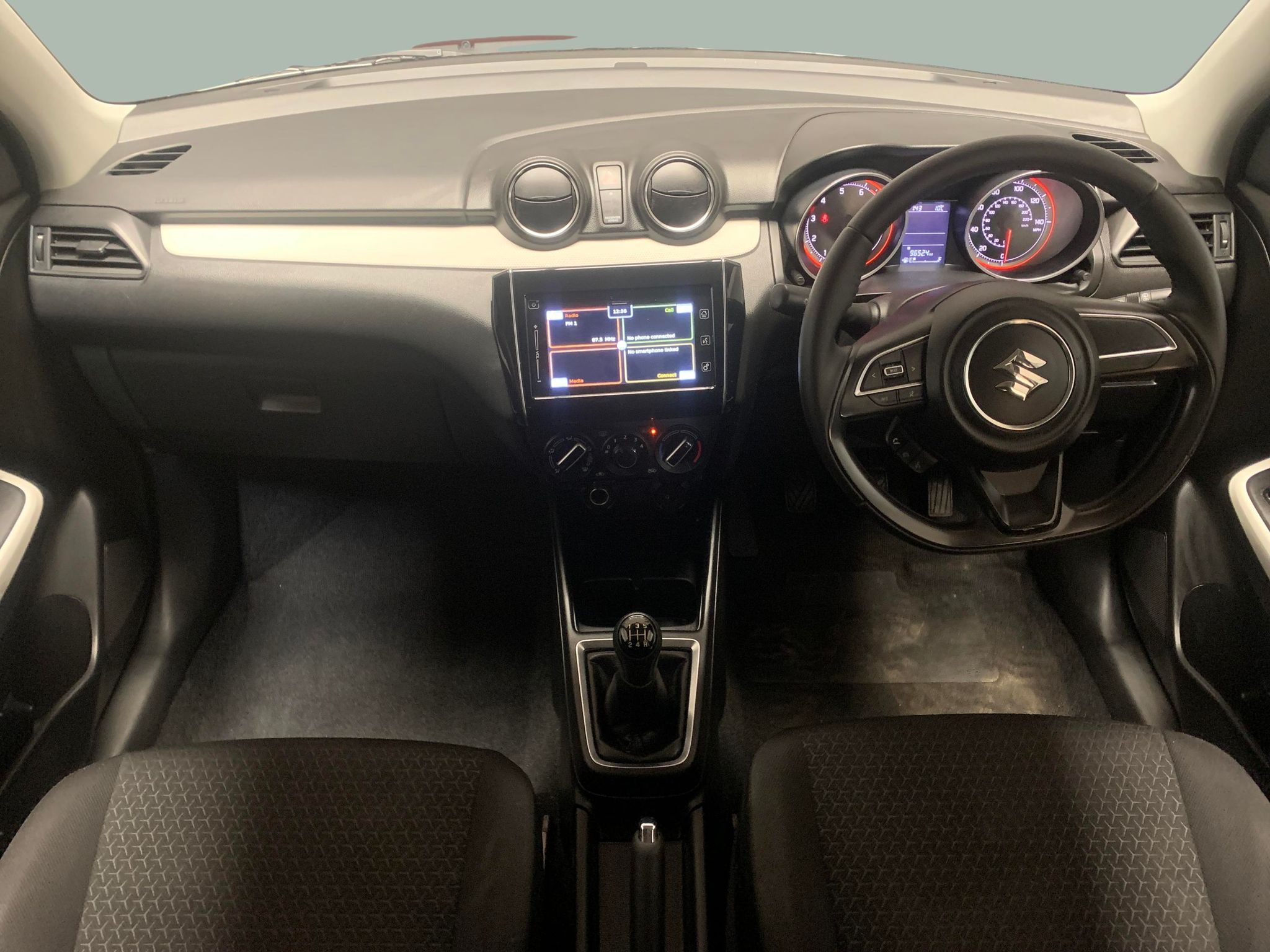 Main listing image - Suzuki Swift