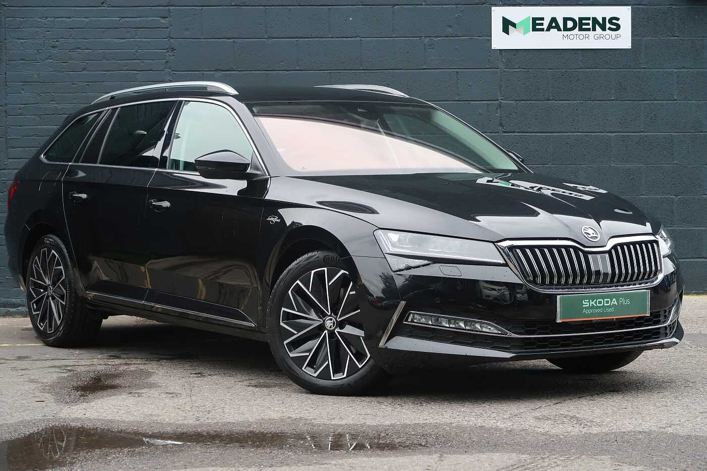 Main listing image - Skoda Superb Estate