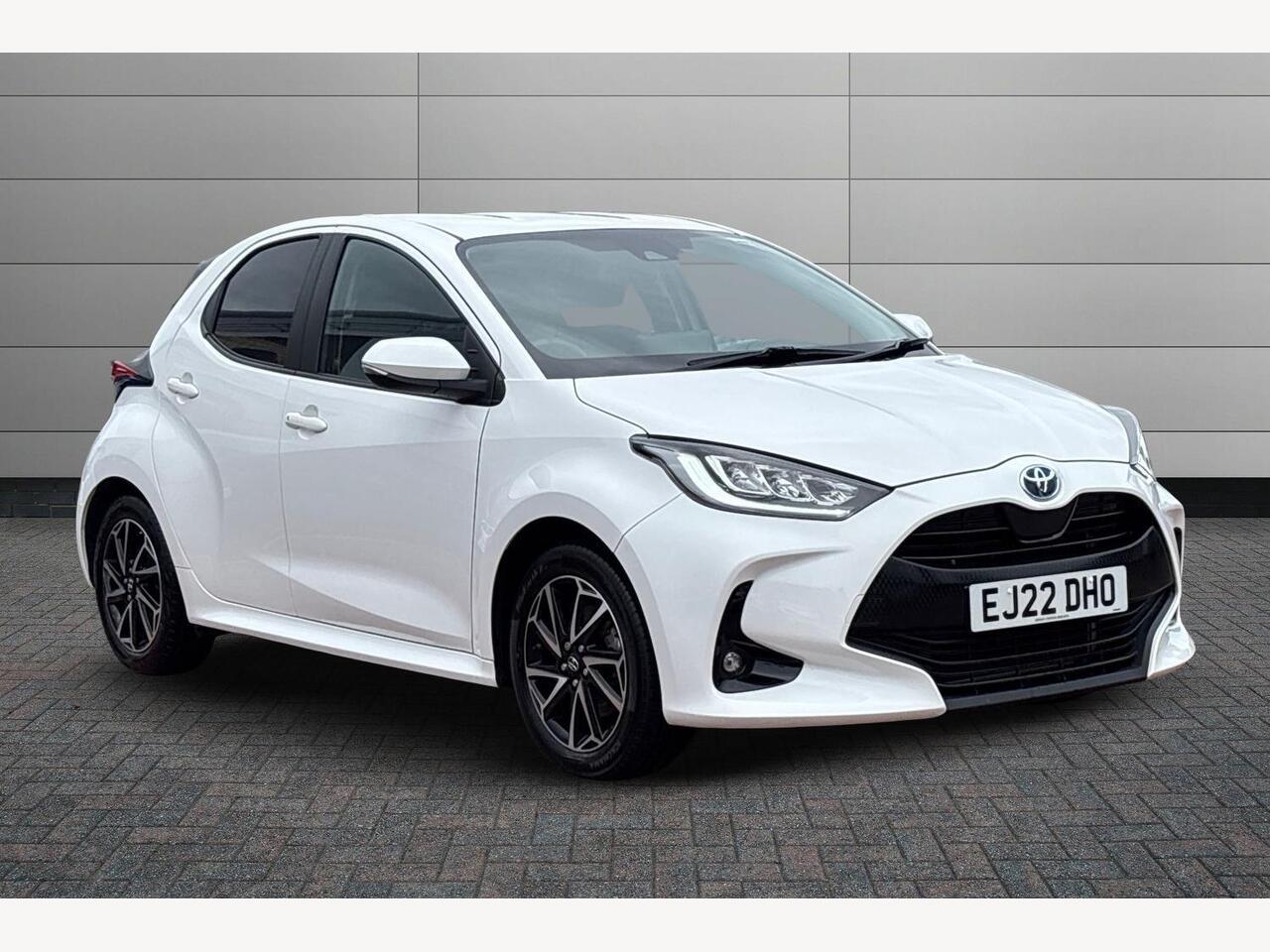Main listing image - Toyota Yaris