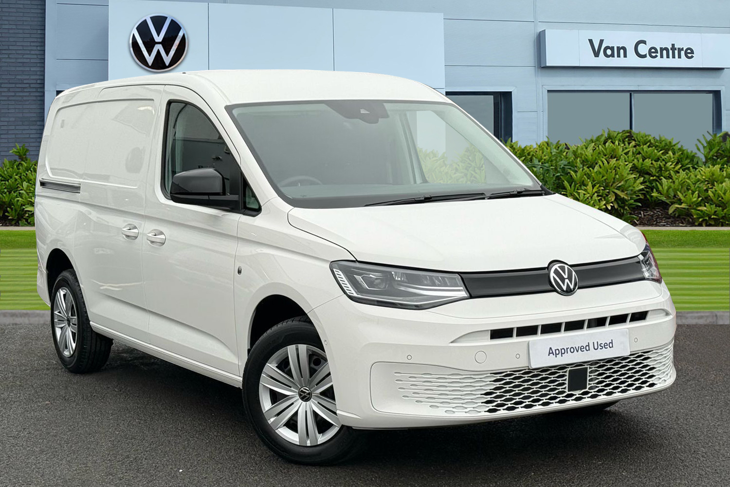 Main listing image - Volkswagen Caddy Maxi