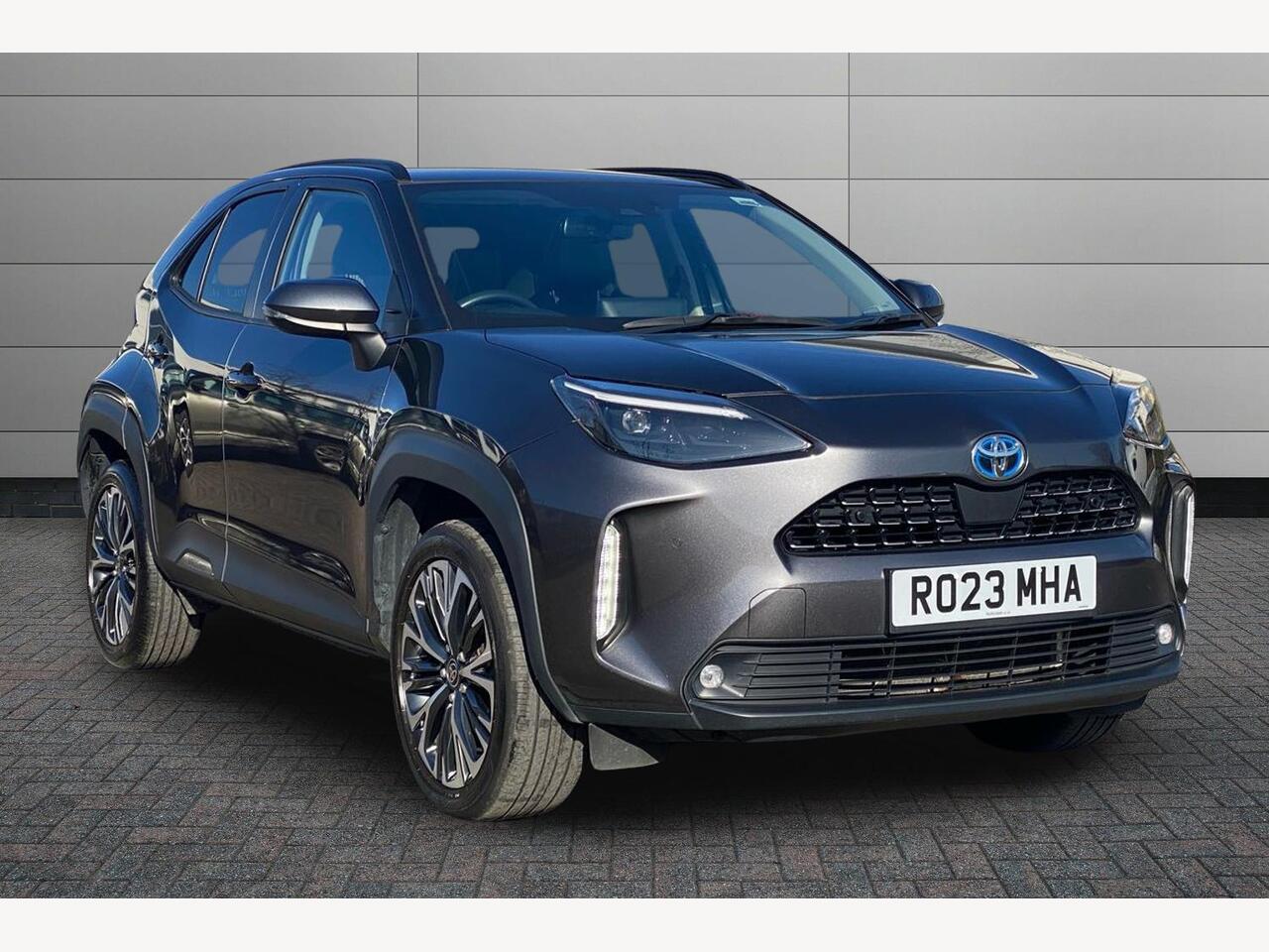 Main listing image - Toyota Yaris Cross