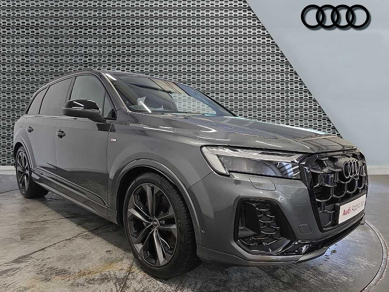 Main listing image - Audi Q7