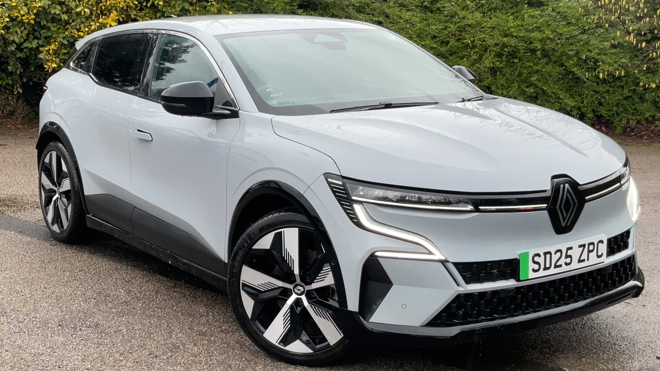 Main listing image - Renault Megane E Tech