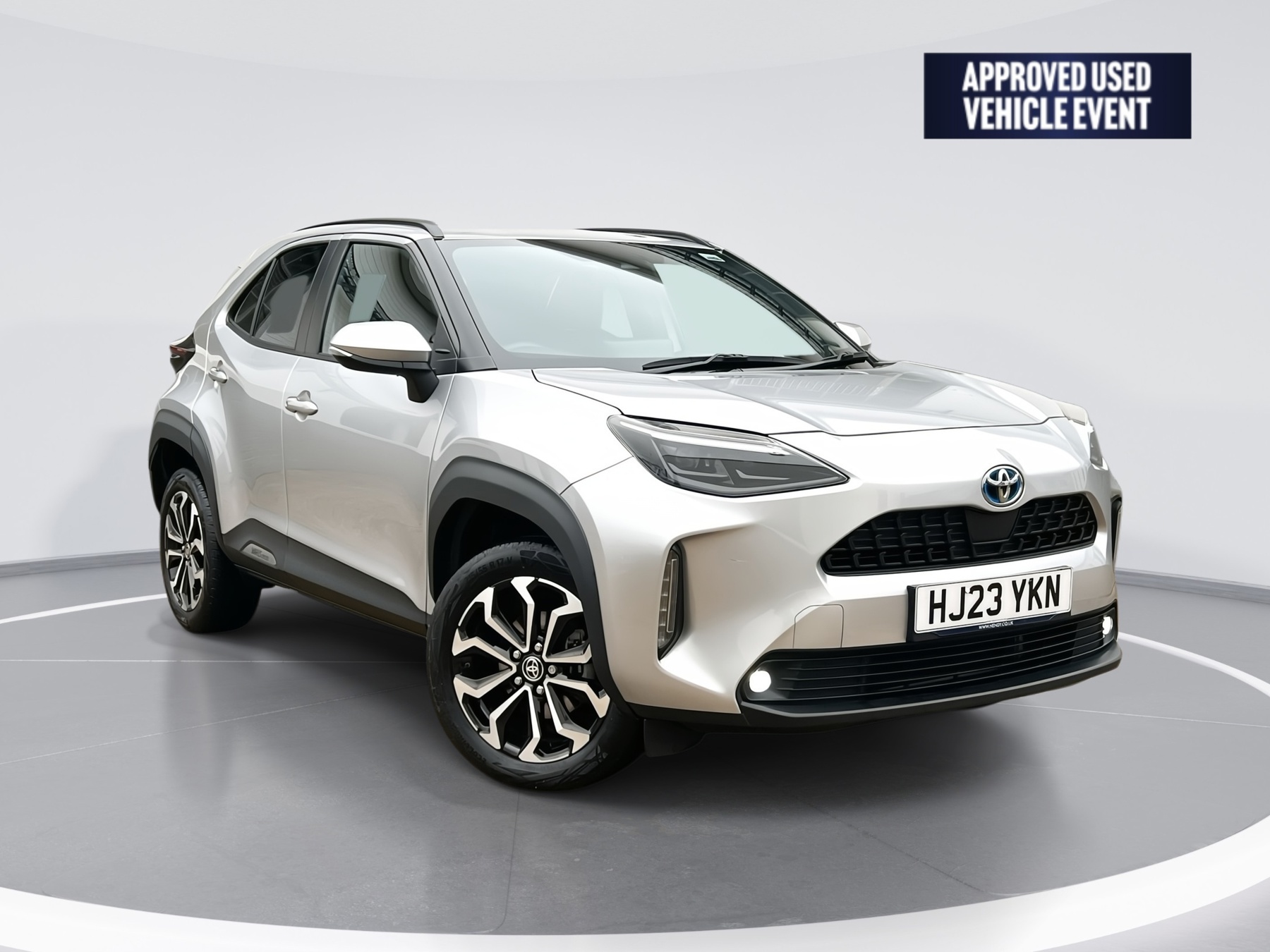 Main listing image - Toyota Yaris Cross