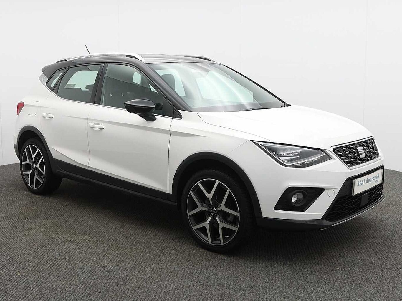 Main listing image - SEAT Arona