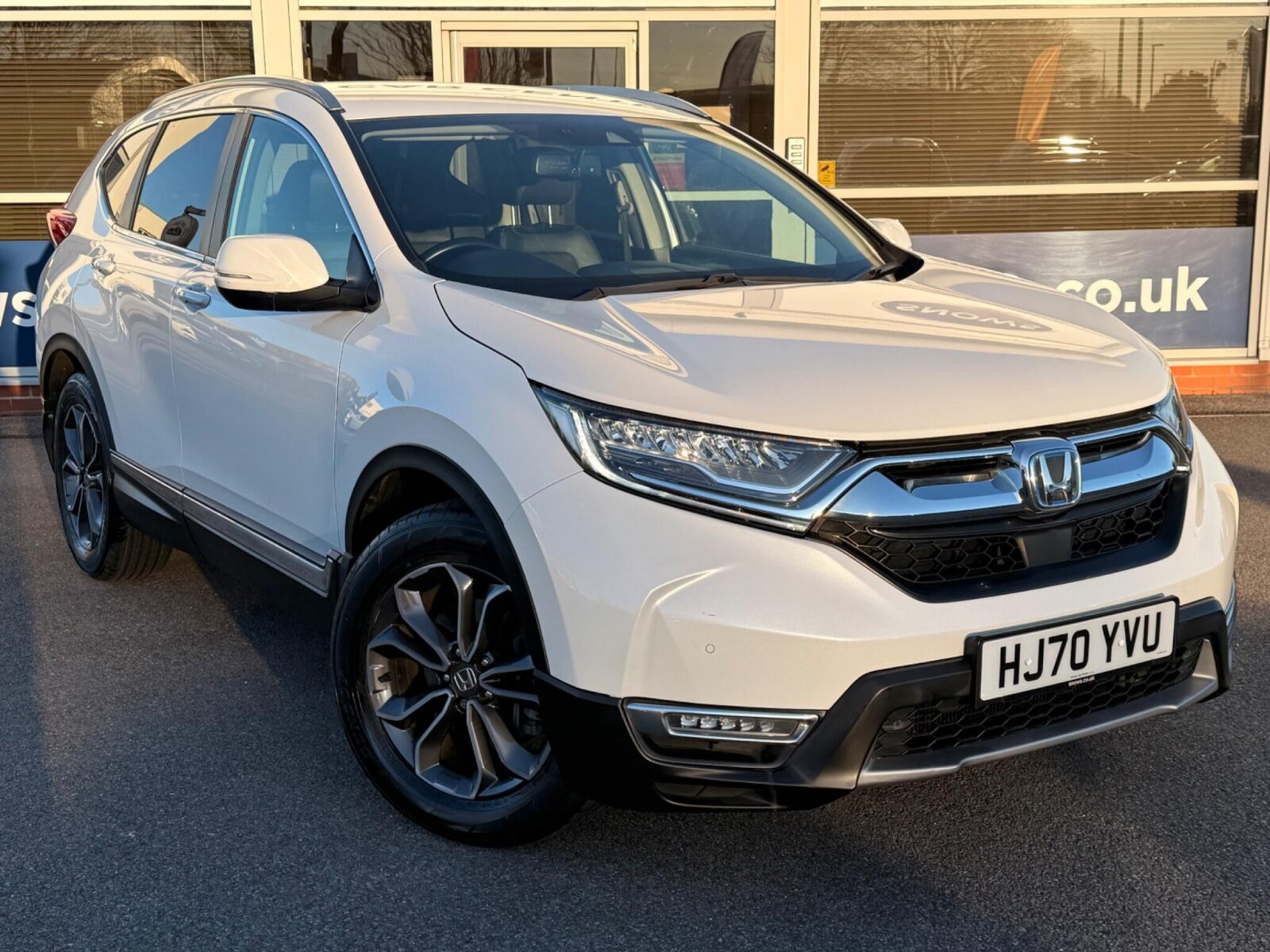 Main listing image - Honda CR-V