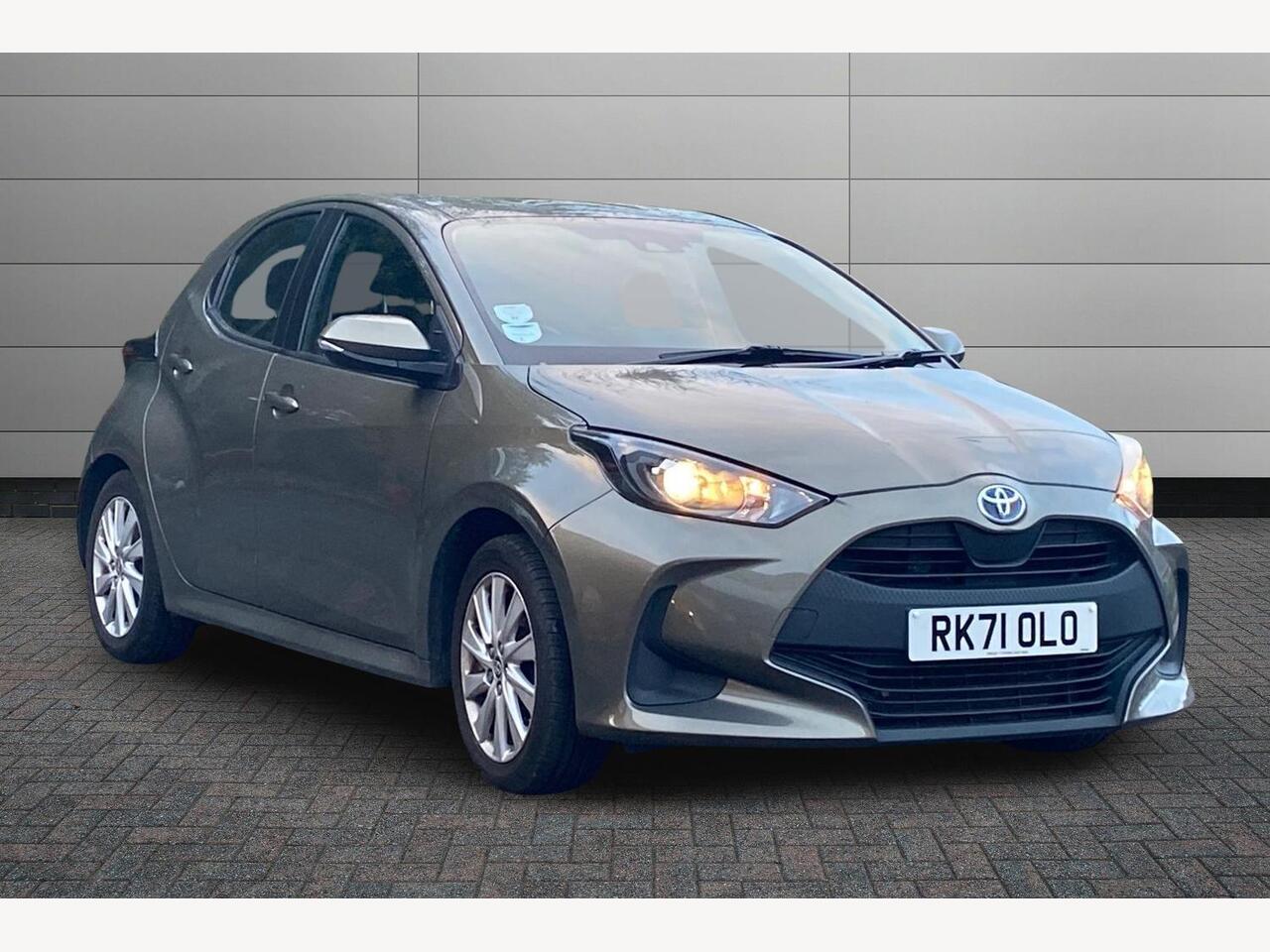Main listing image - Toyota Yaris