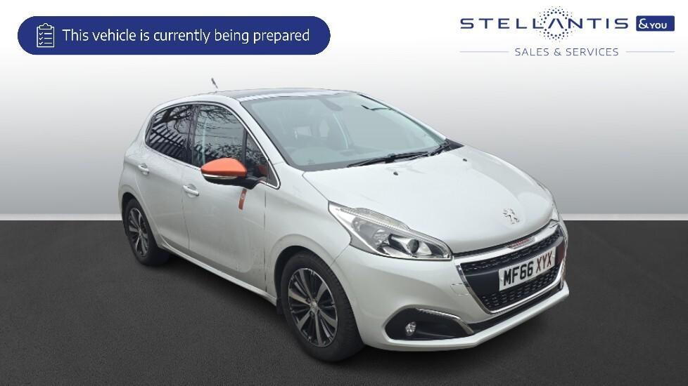 Main listing image - Peugeot 208