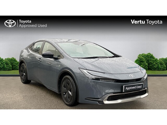 Main listing image - Toyota Prius Plug-In