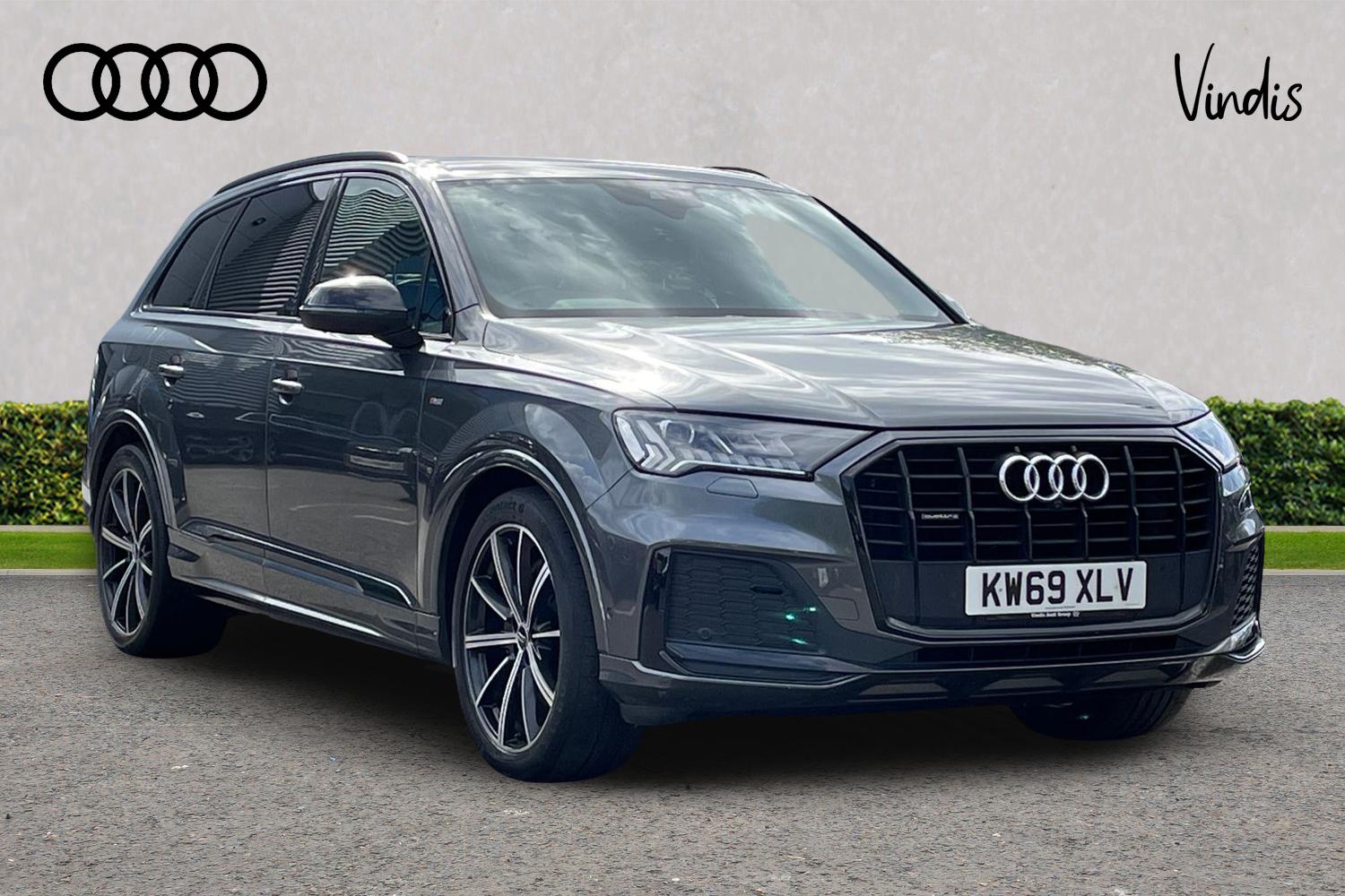 Main listing image - Audi Q7