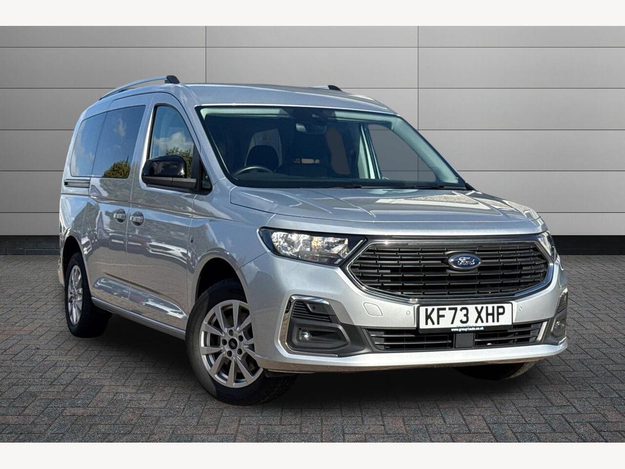 Main listing image - Ford Tourneo Connect