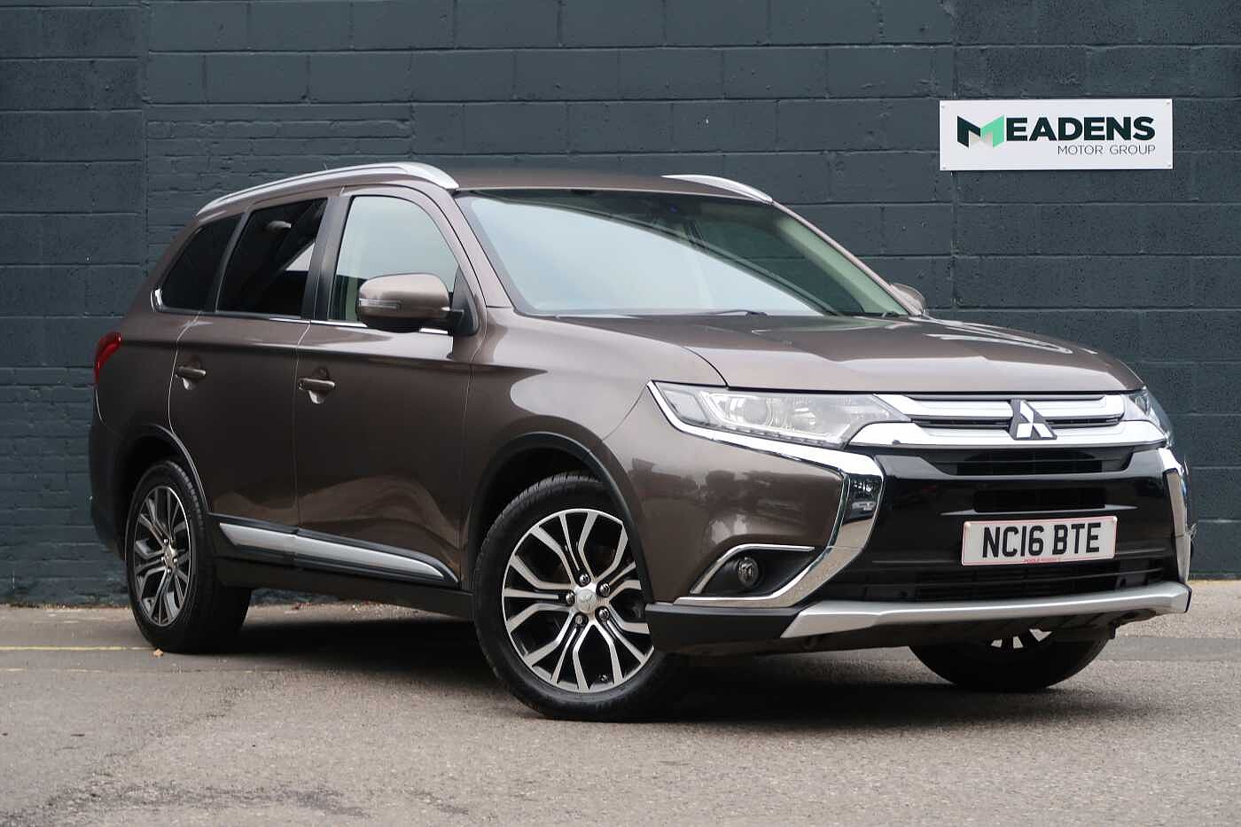 Main listing image - Mitsubishi Outlander