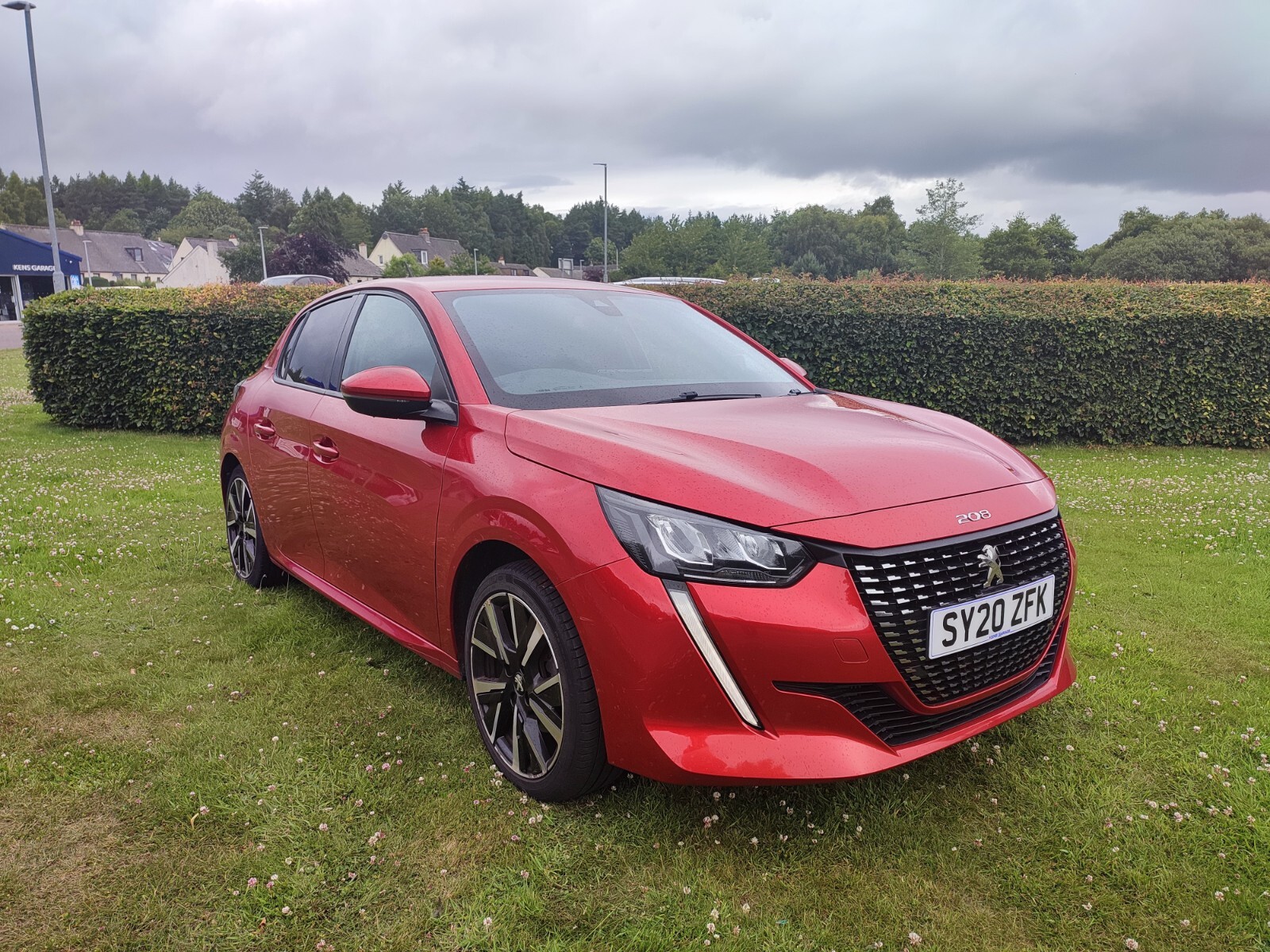 Main listing image - Peugeot 208