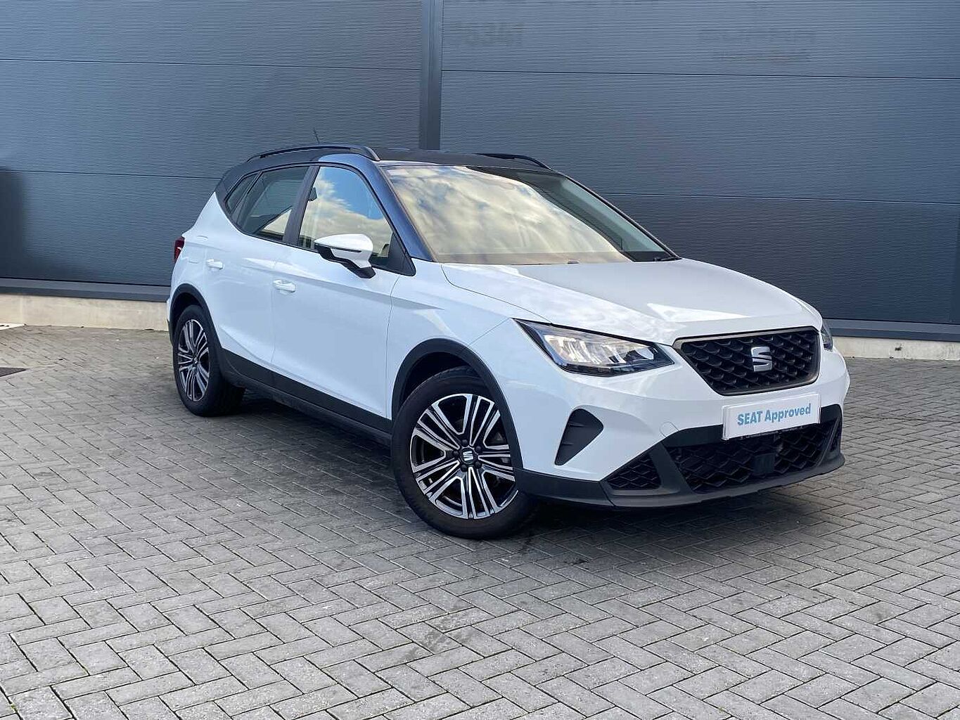 Main listing image - SEAT Arona