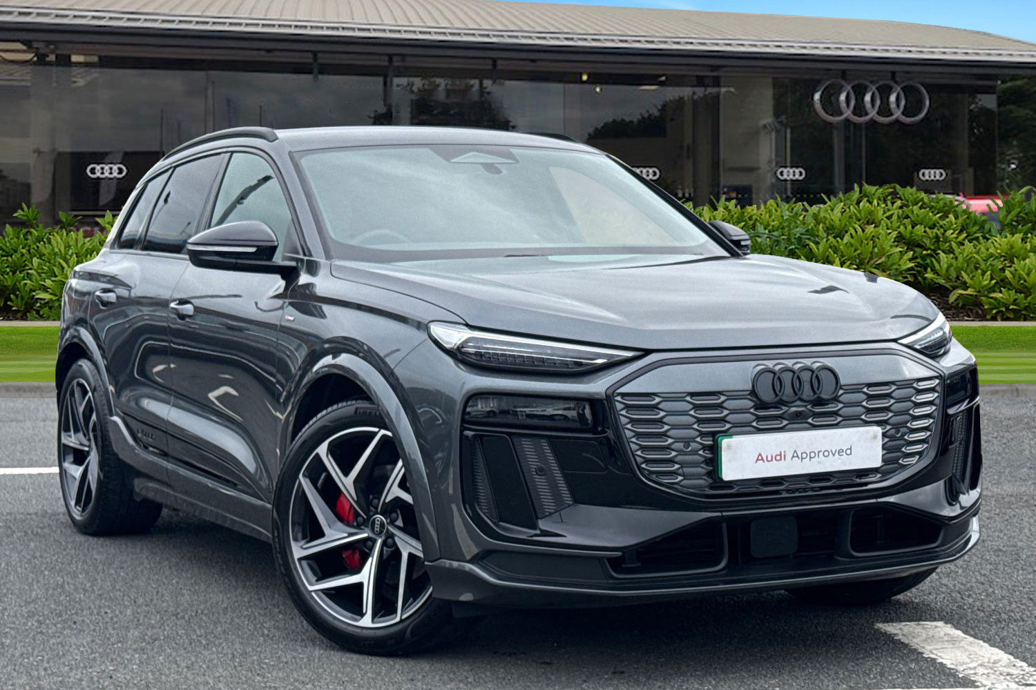 Main listing image - Audi Q6