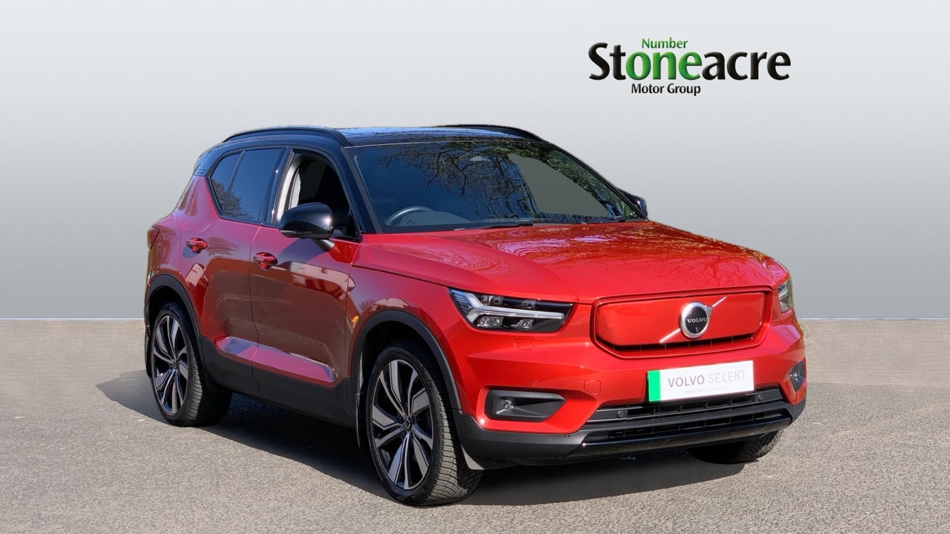 Main listing image - Volvo XC40 Recharge