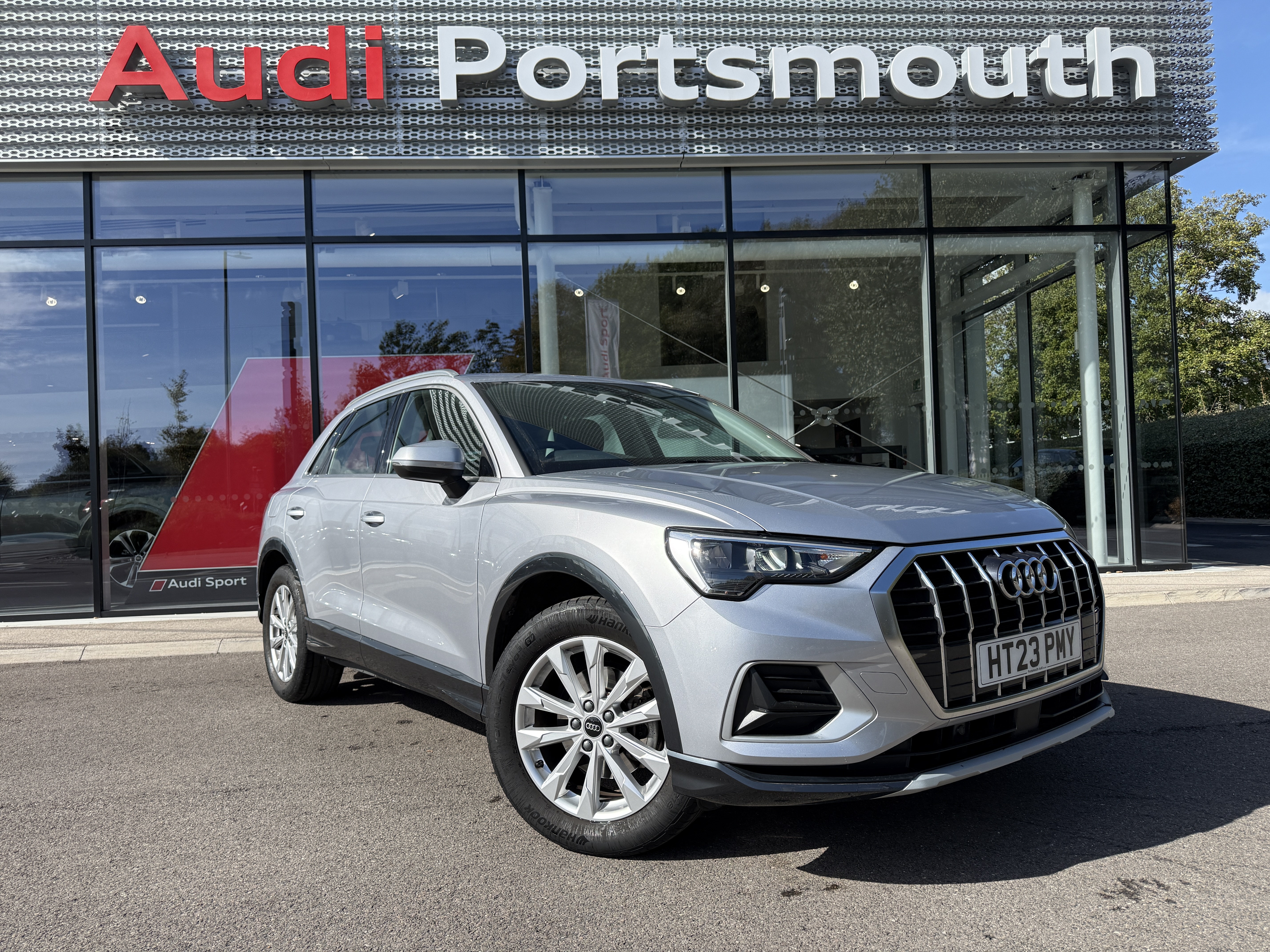 Main listing image - Audi Q3