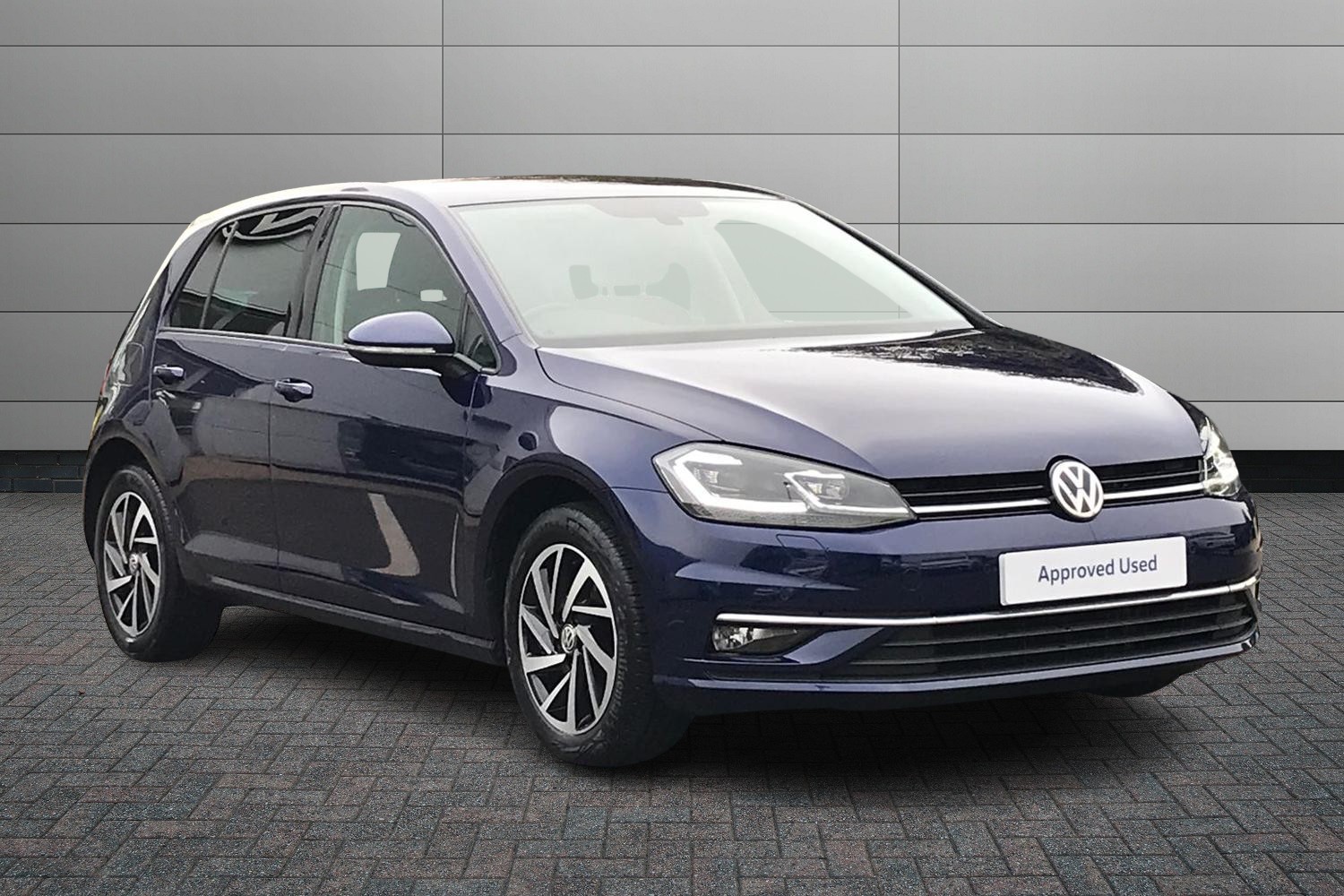 Main listing image - Volkswagen Golf